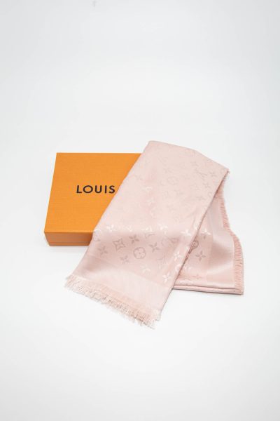 Louis Vuitton "Monogram Classic Tuch" in Puderrosa