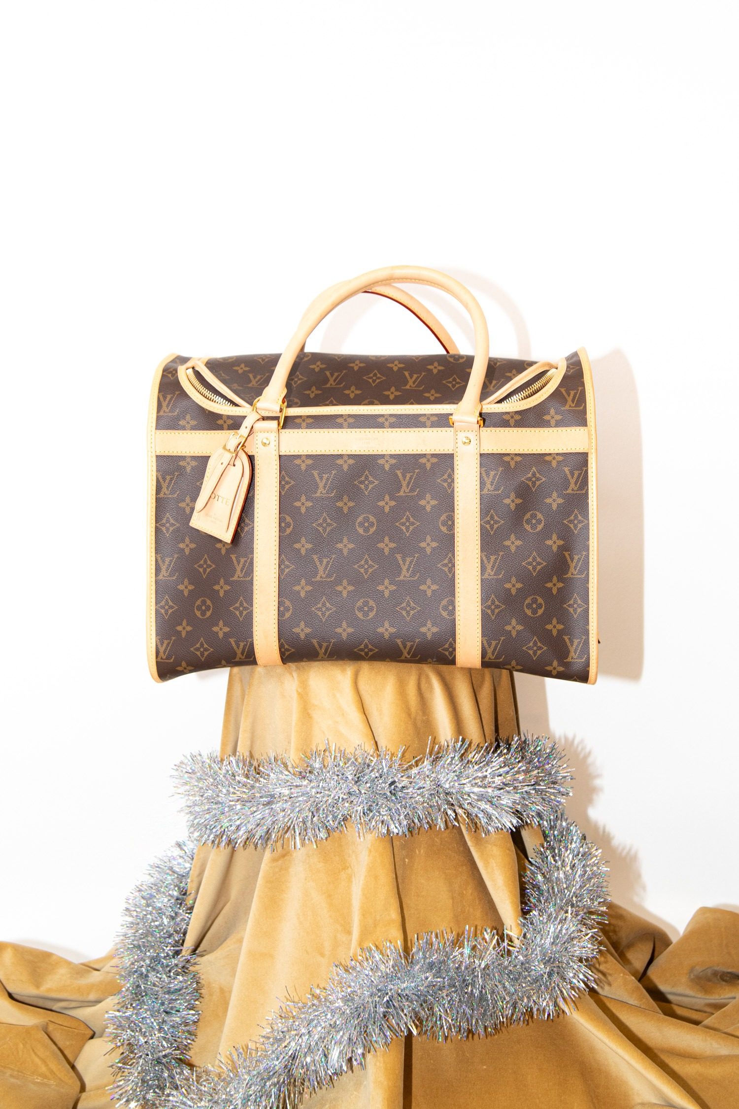 Thumbnail of http://Louis%20Vuitton%20Sac%20Chien%2040%20Hundetragetasche%20aus%20Monogram%20Canvas