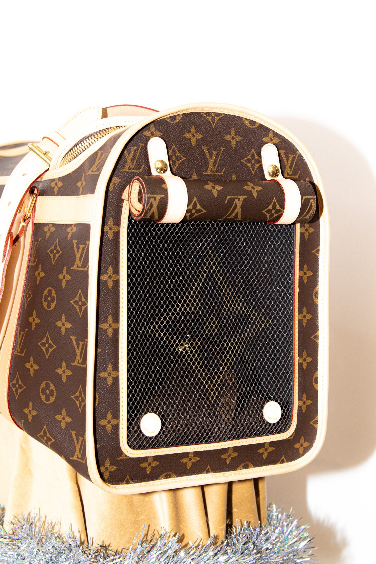 Thumbnail of http://Louis%20Vuitton%20Sac%20Chien%2040%20Hundetragetasche%20aus%20Monogram%20Canvas