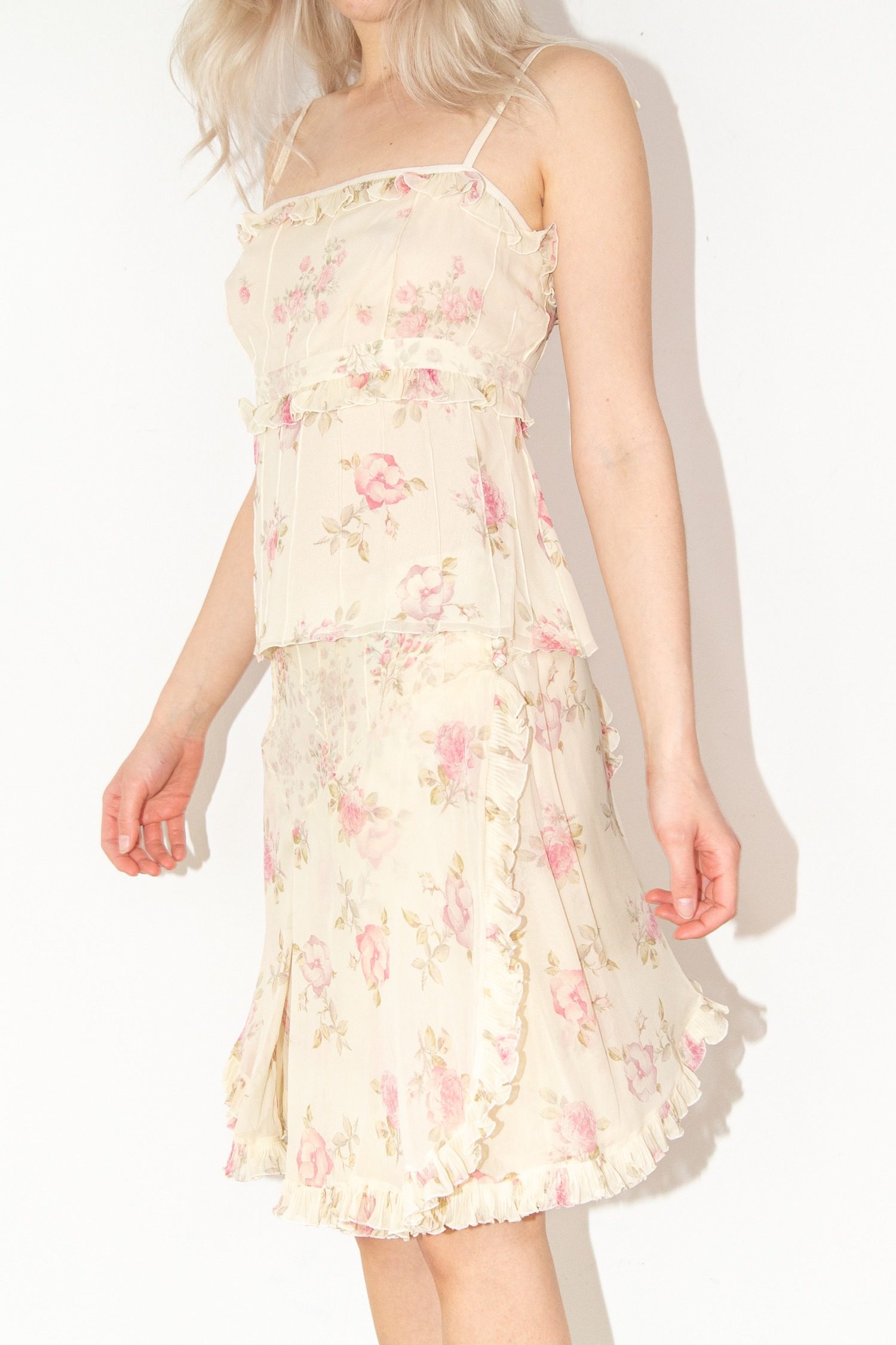 Thumbnail of http://Louis%20Vuitton%20Vintage%202-teiliges%20Set%20aus%20Top%20und%20Rock%20in%20Ecru%20und%20Rosa