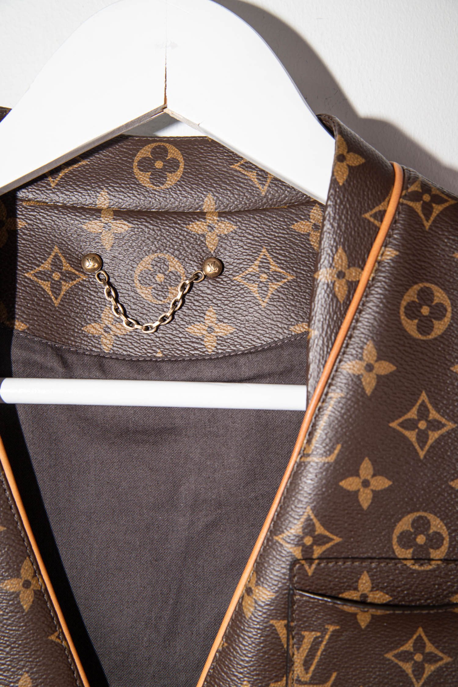 Thumbnail of http://Louis%20Vuitton%20Virgil%20Abloh%20AW19%20Monogram%20Lederjacke