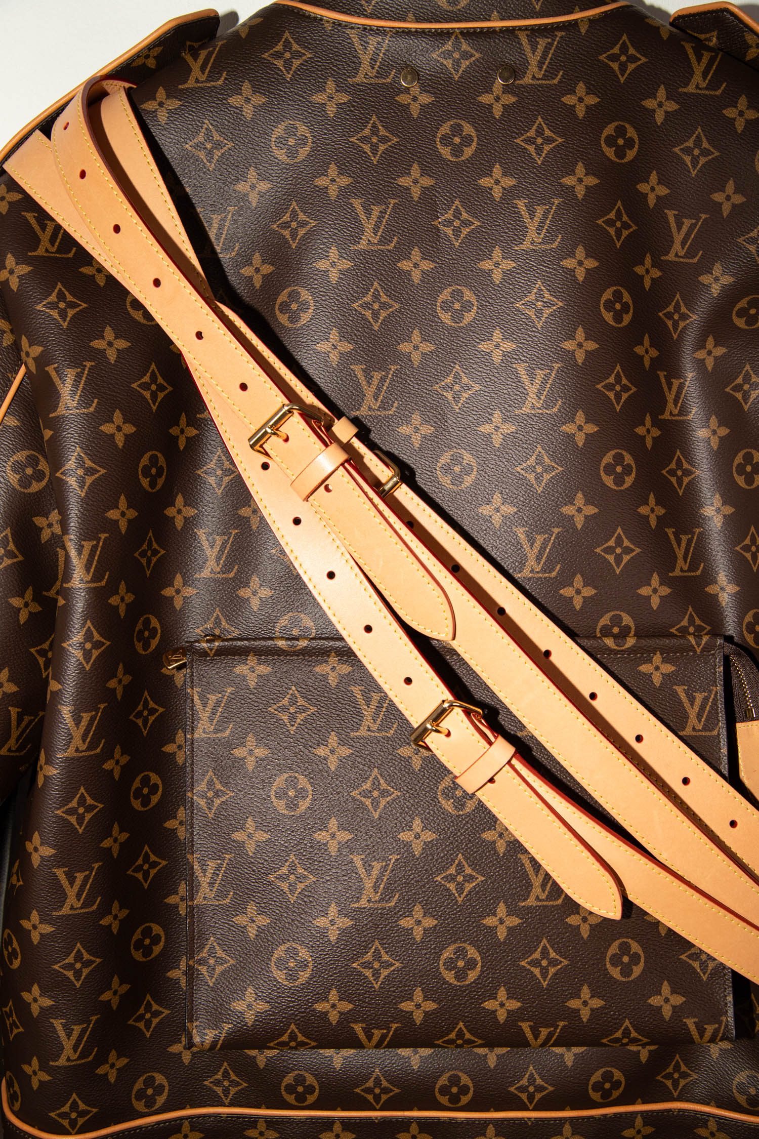 Thumbnail of http://Louis%20Vuitton%20Virgil%20Abloh%20AW19%20Monogram%20Lederjacke