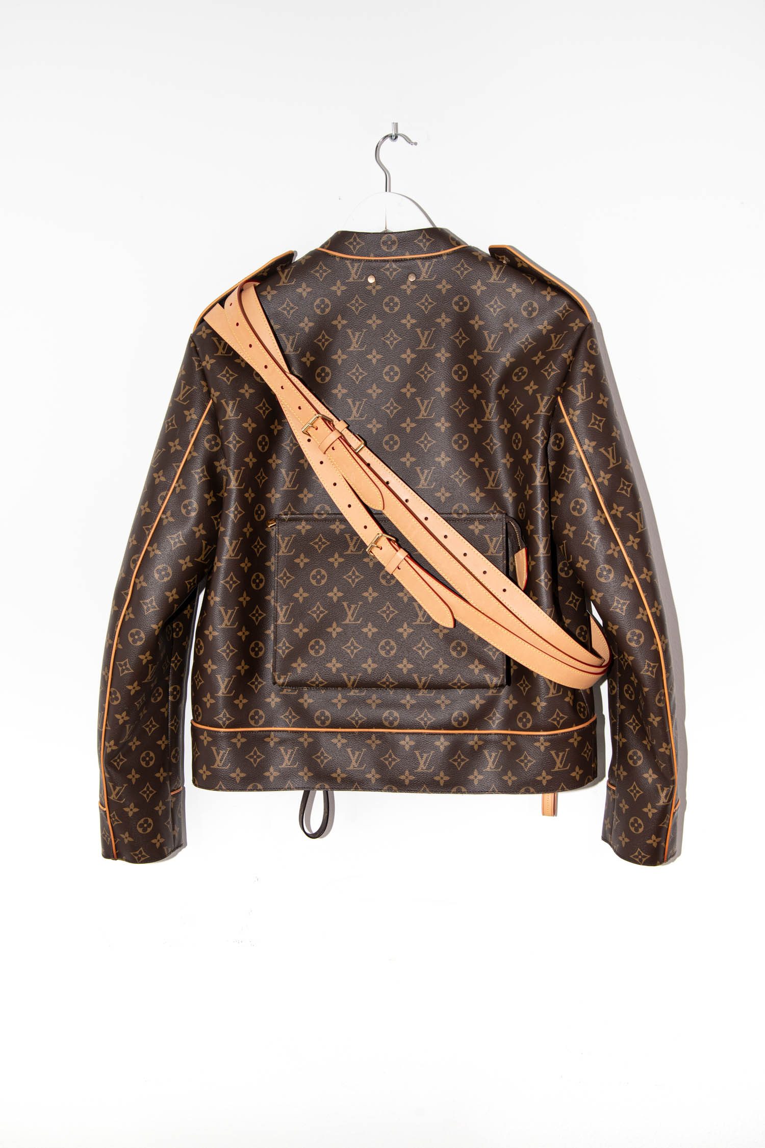 Thumbnail of http://Louis%20Vuitton%20Virgil%20Abloh%20AW19%20Monogram%20Lederjacke