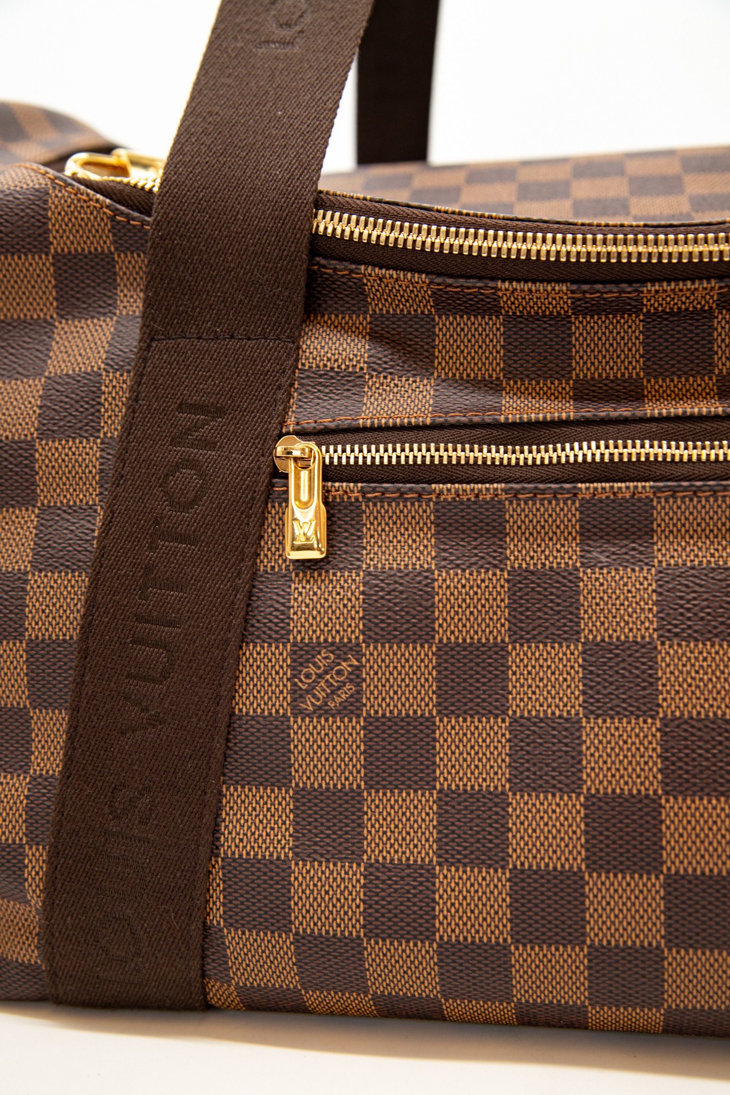 Thumbnail of http://Louis%20Vuitton%20Neo%20Eole%2055%20Reisetasche%20in%20braunem%20Canvas