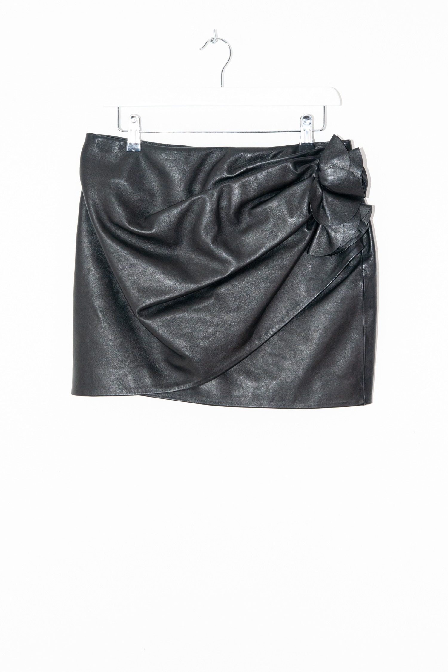 Thumbnail of http://Magda%20Butrym%20Flower%20Lederrock%20in%20Schwarz