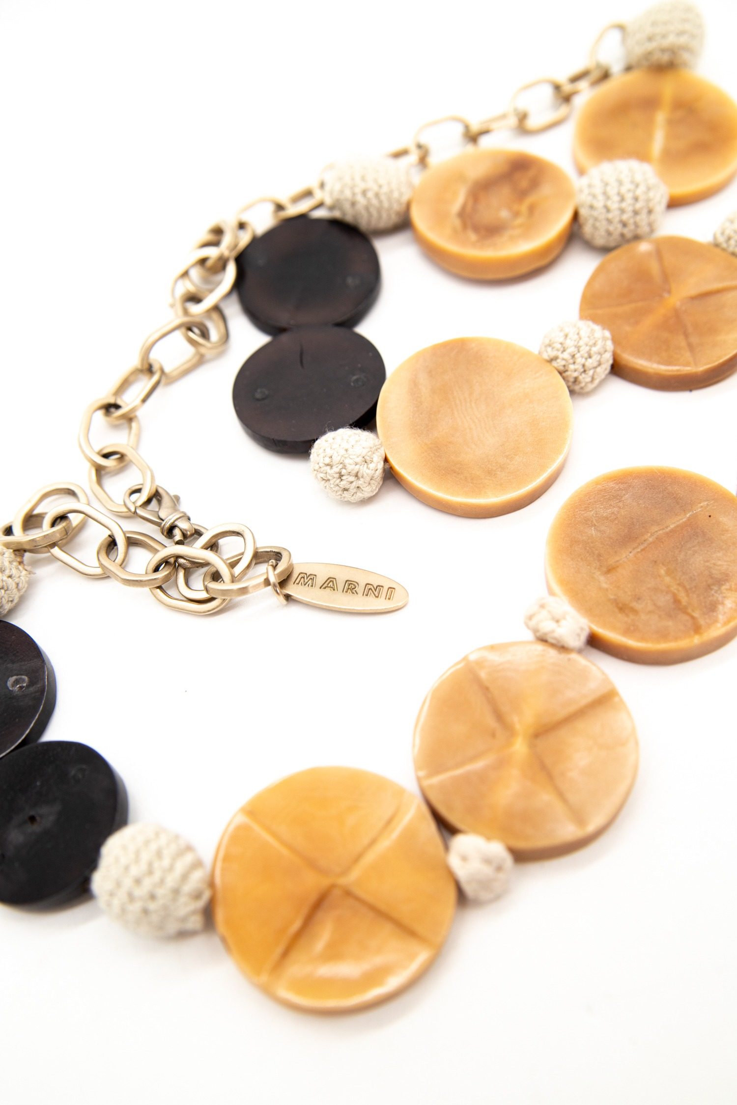Thumbnail of http://Marni%20lange%20Halskette%20aus%20Materialmix%20in%20Hellbeige