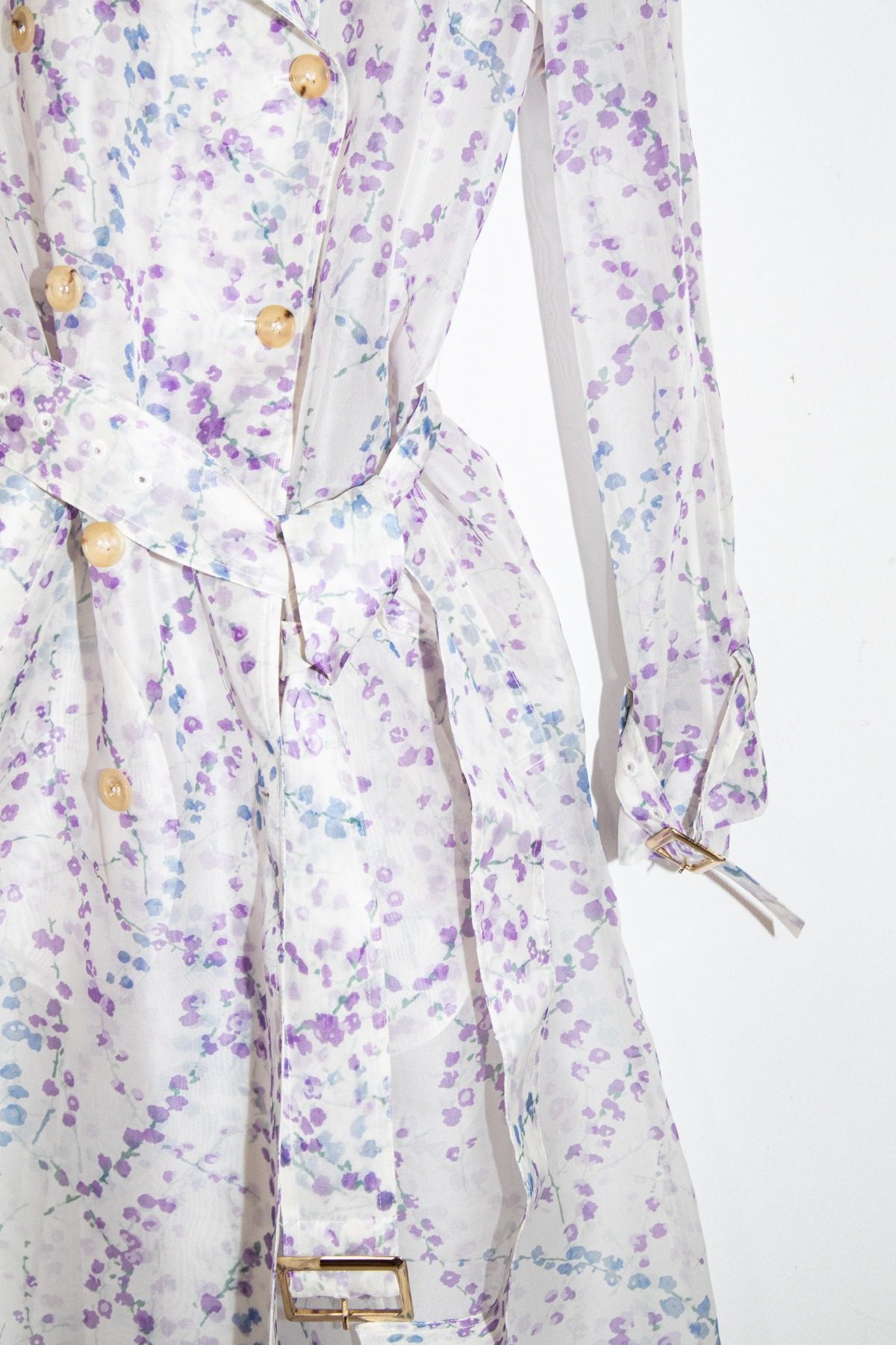 Thumbnail of http://Max%20Mara%20Trenchcoat%20aus%20Seidenorganza%20in%20Weiß%20und%20Lavendel