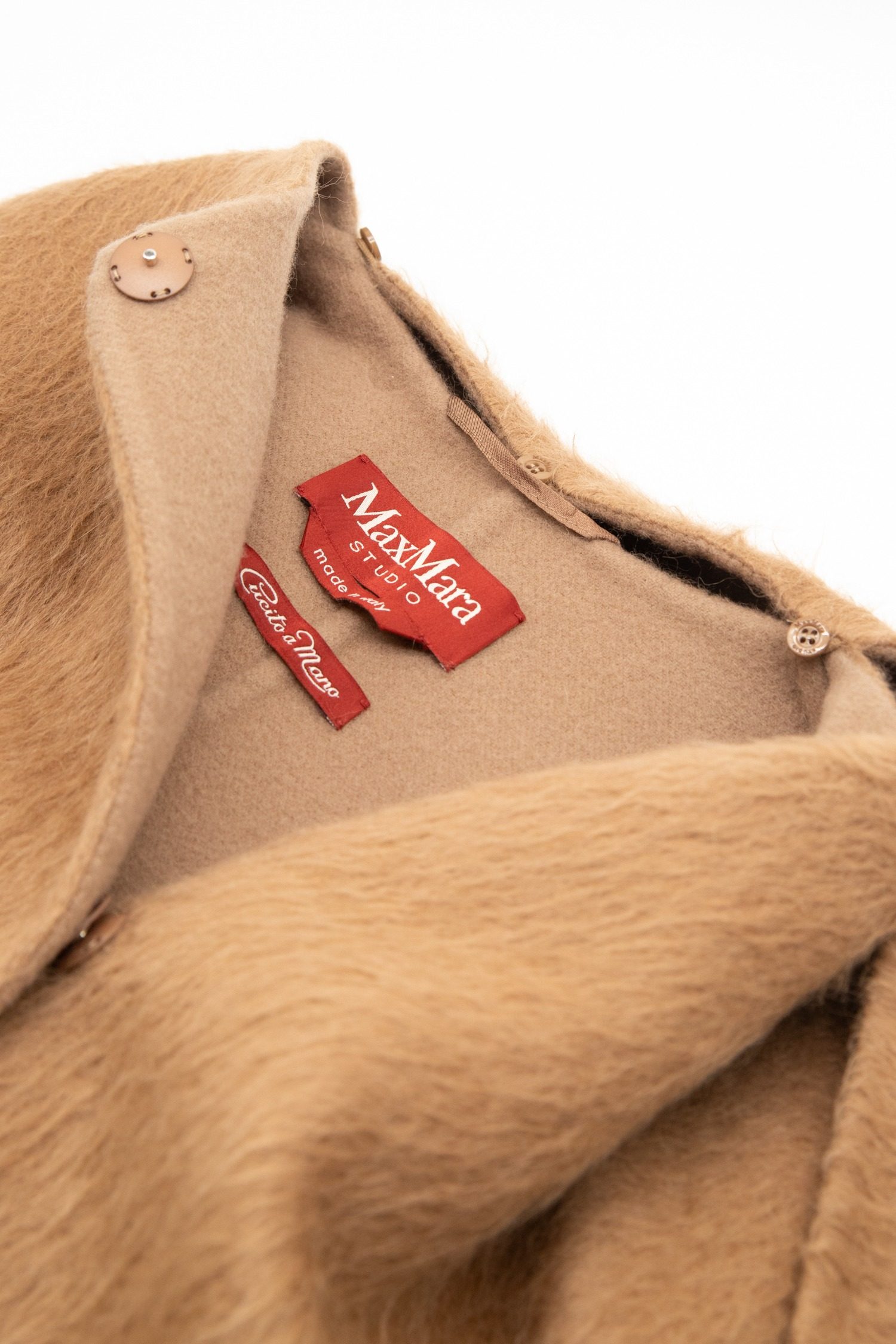 Thumbnail of http://Max%20Mara%20Studio%20Cappotto%20Mantel%20mit%20Schal%20in%20Camel