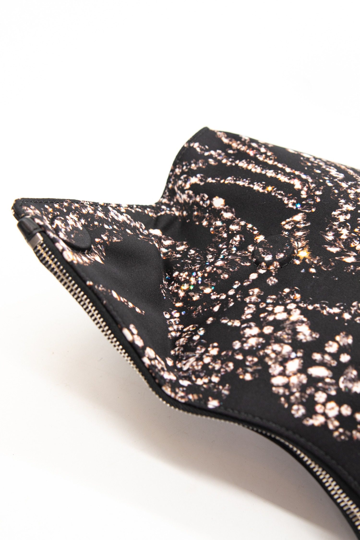 Thumbnail of http://Alexander%20McQueen%20Clutch%20in%20Schwarz,%20Bunt%20und%20Silber