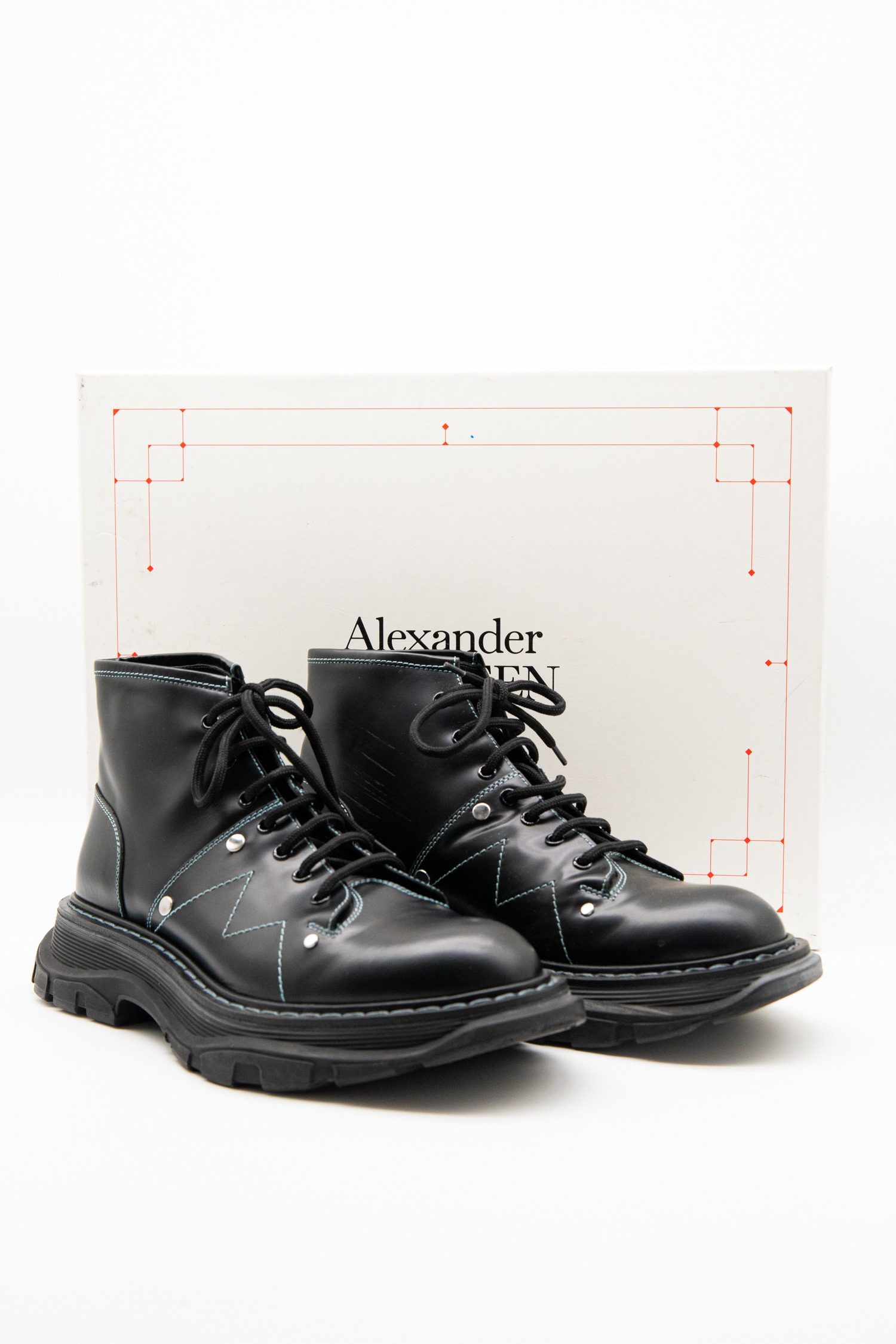 Thumbnail of http://Alexander%20McQueen%20Lace-Up%20Boots%20in%20Schwarz