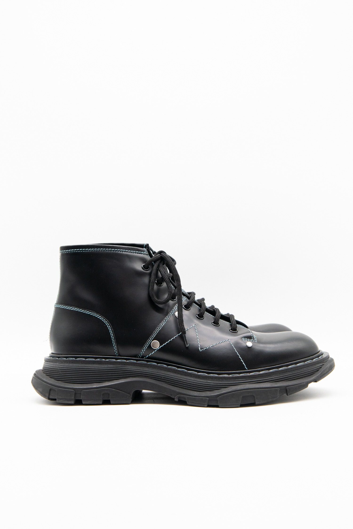 Thumbnail of http://Alexander%20McQueen%20Lace-Up%20Boots%20in%20Schwarz