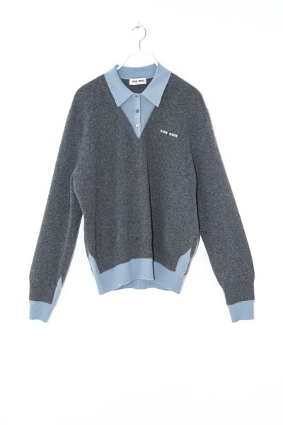 Miu Miu Oversized Strickpullover im Polo Stil in Grau und Hellblau