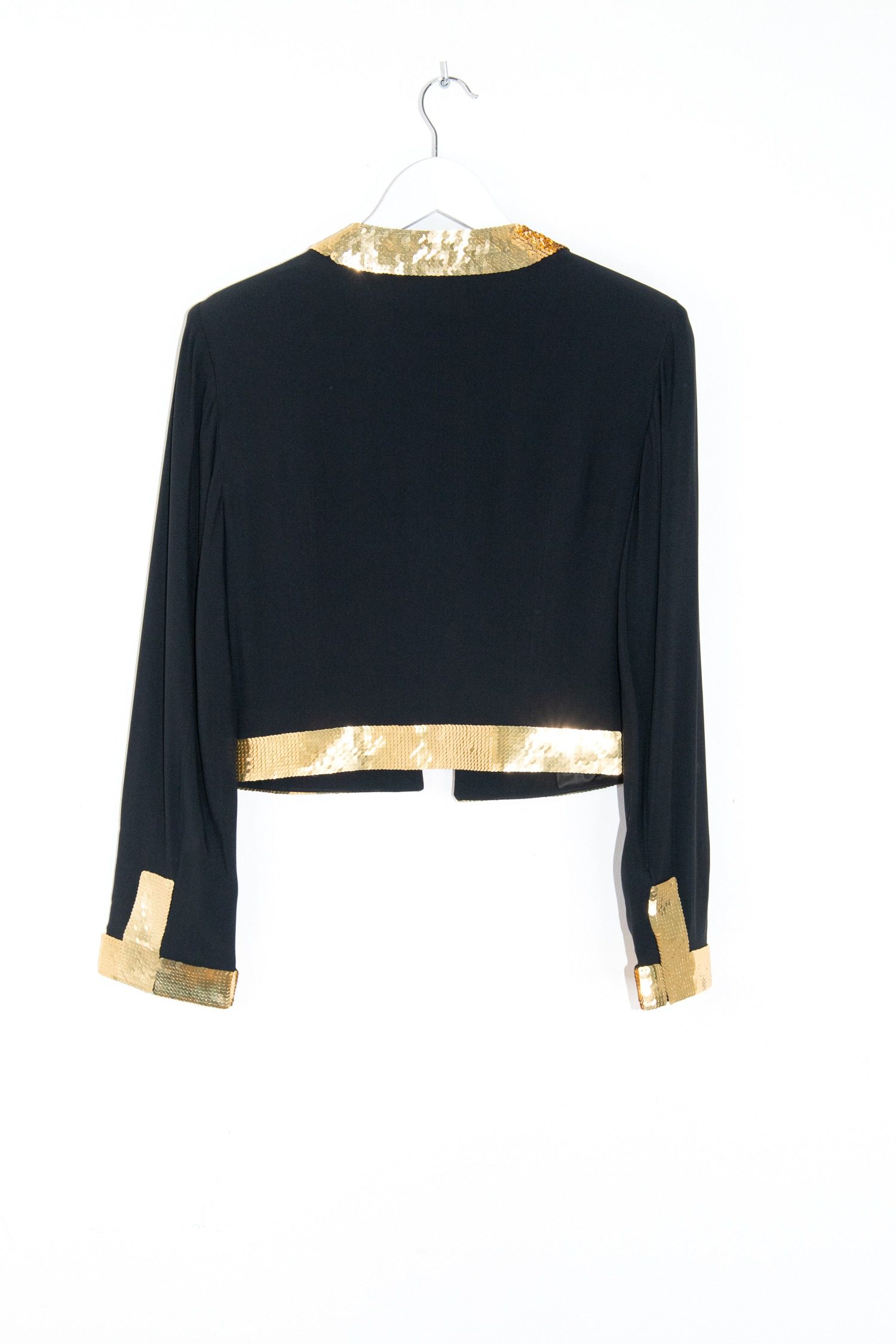 Thumbnail of http://Moschino%20Vintage%20Jacke%20mit%20goldenen%20Pailletten%20in%20Schwarz