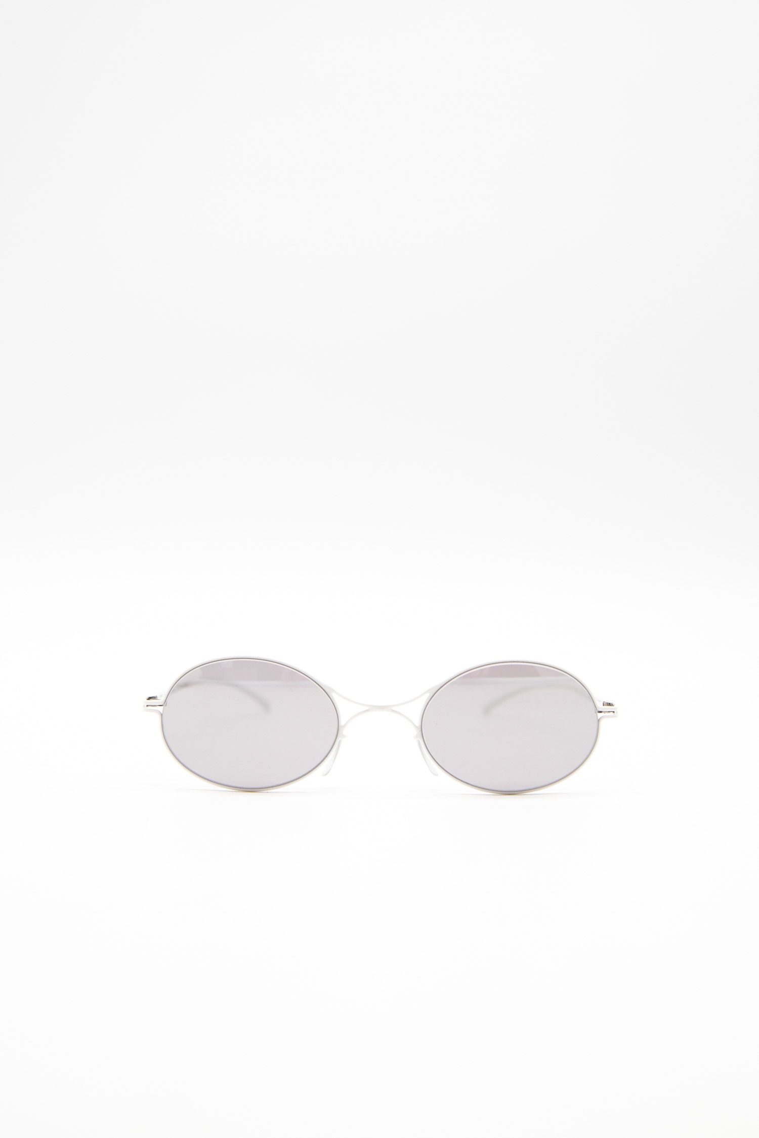 Thumbnail of http://Mykita%20x%20Maison%20Margiela%20Sonnenbrille%20mit%20weißem%20Ra