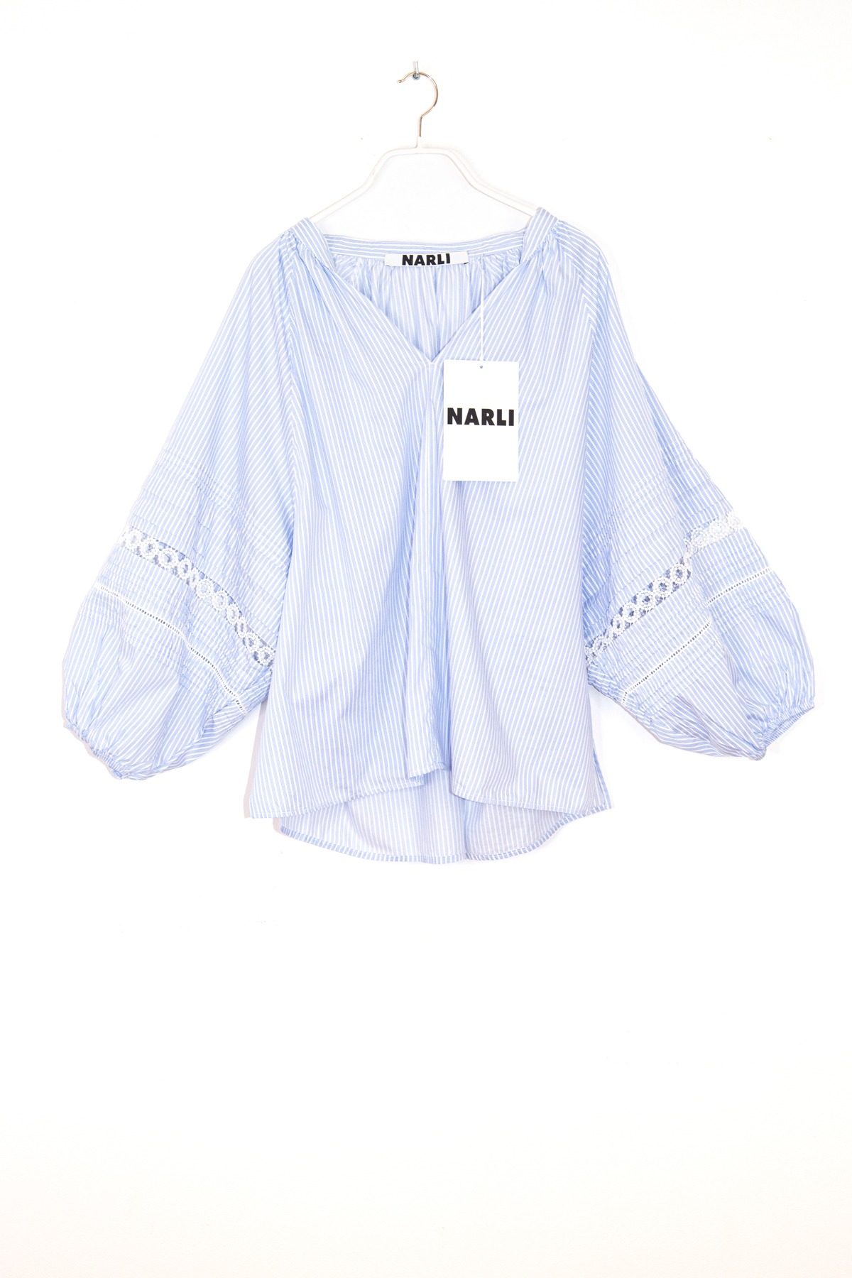 Thumbnail of http://Narli%20Bluse%20in%20Gestreift%20in%20Hellblau%20und%20Weiß
