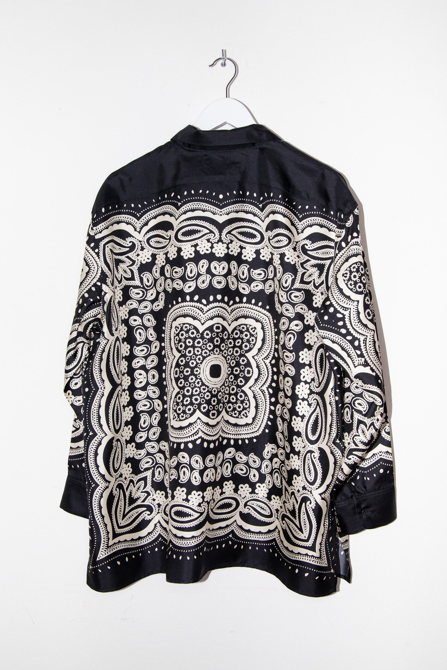 Thumbnail of http://Nili%20Lotan%20Alfie%20Bluse%20mit%20Muster%20in%20Schwarz%20und%20Weiß