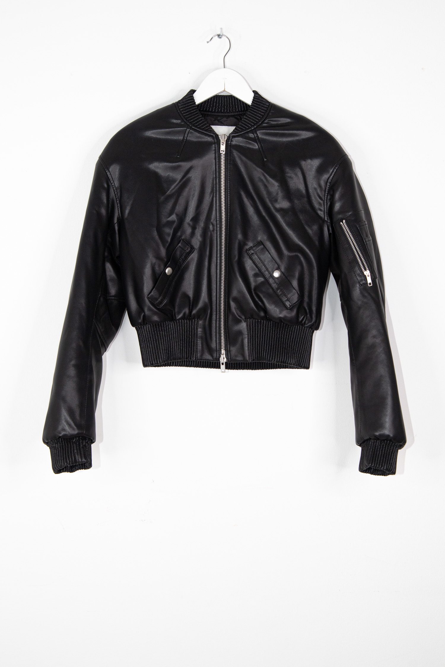 Papèr Moon Bomberjacke in Lederoptik in Schwarz