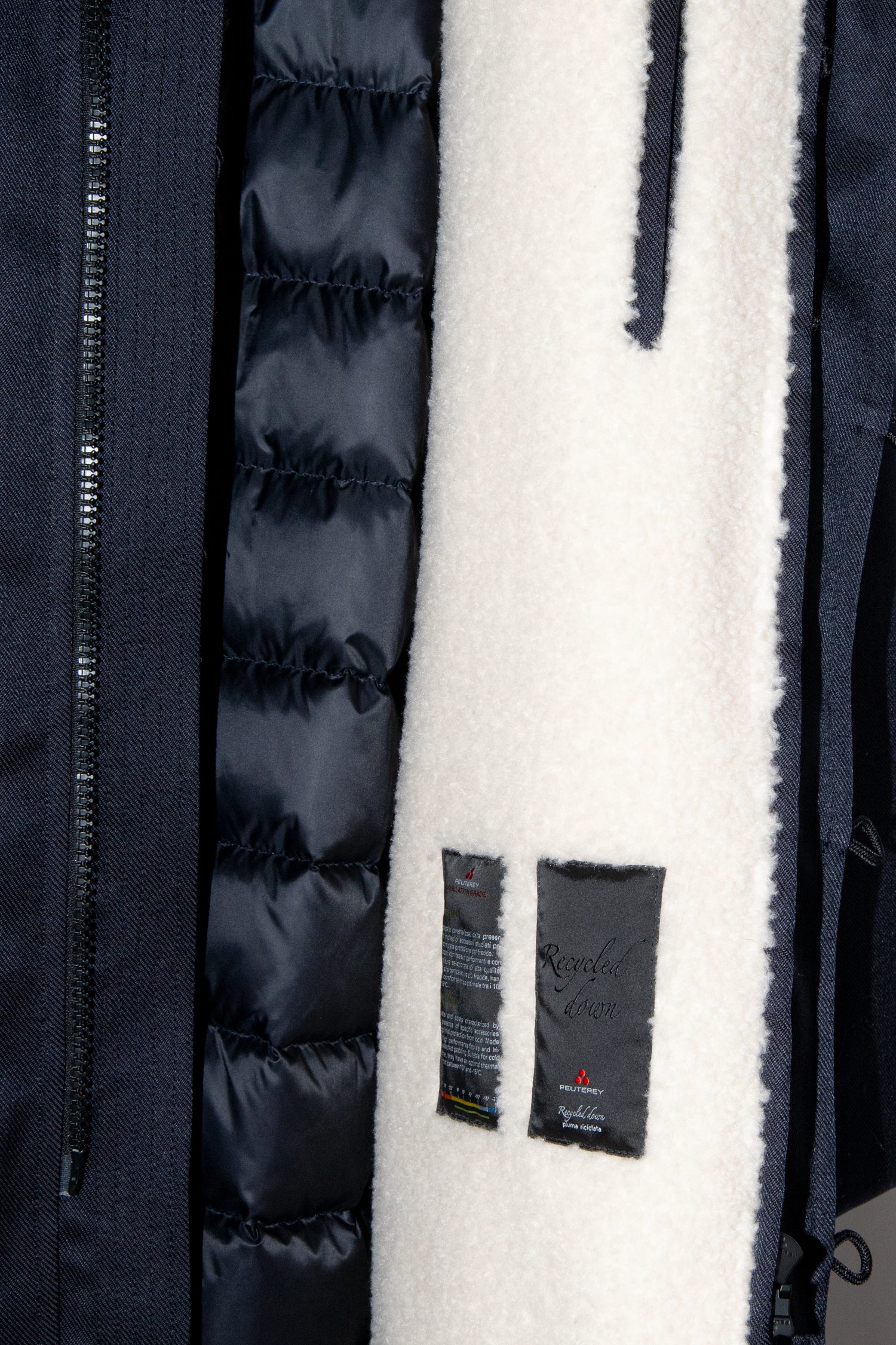 Thumbnail of http://Peuterey%20Stepmantel%20in%20Dunkelblau%20und%20Cremeweiß