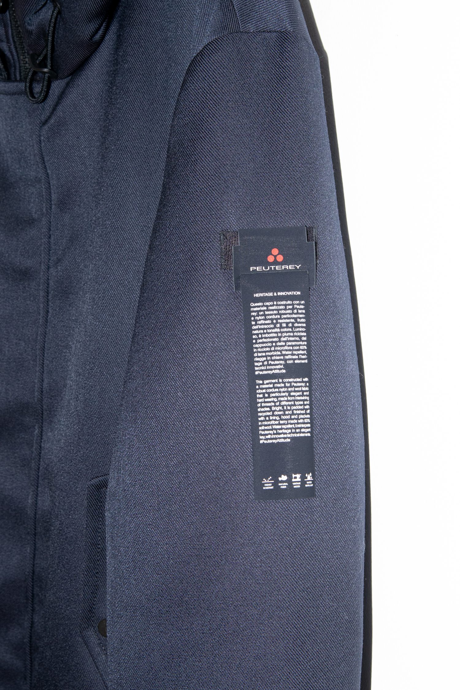 Thumbnail of http://Peuterey%20Stepmantel%20in%20Dunkelblau%20und%20Cremeweiß