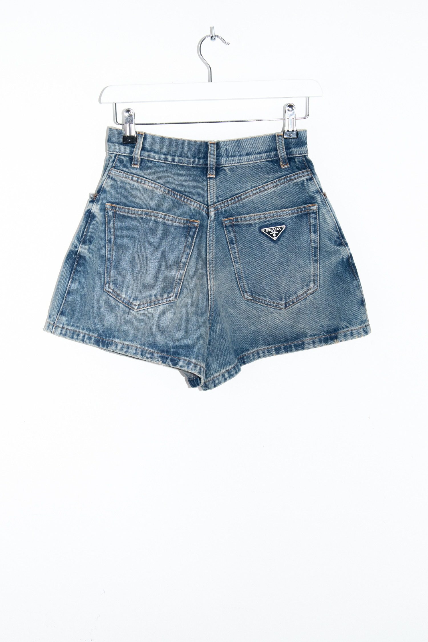 Thumbnail of http://Prada%20Jeansshorts%20im%20Used-Look%20in%20Blau
