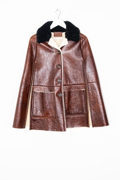 Prada Cape aus Schafspelz in Kastanienbraun