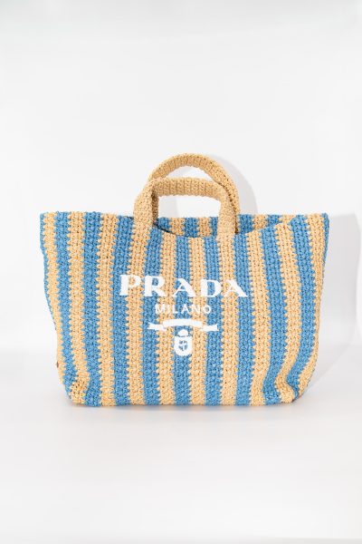 Prada Shopper aus Bast in Beige und Hellblau