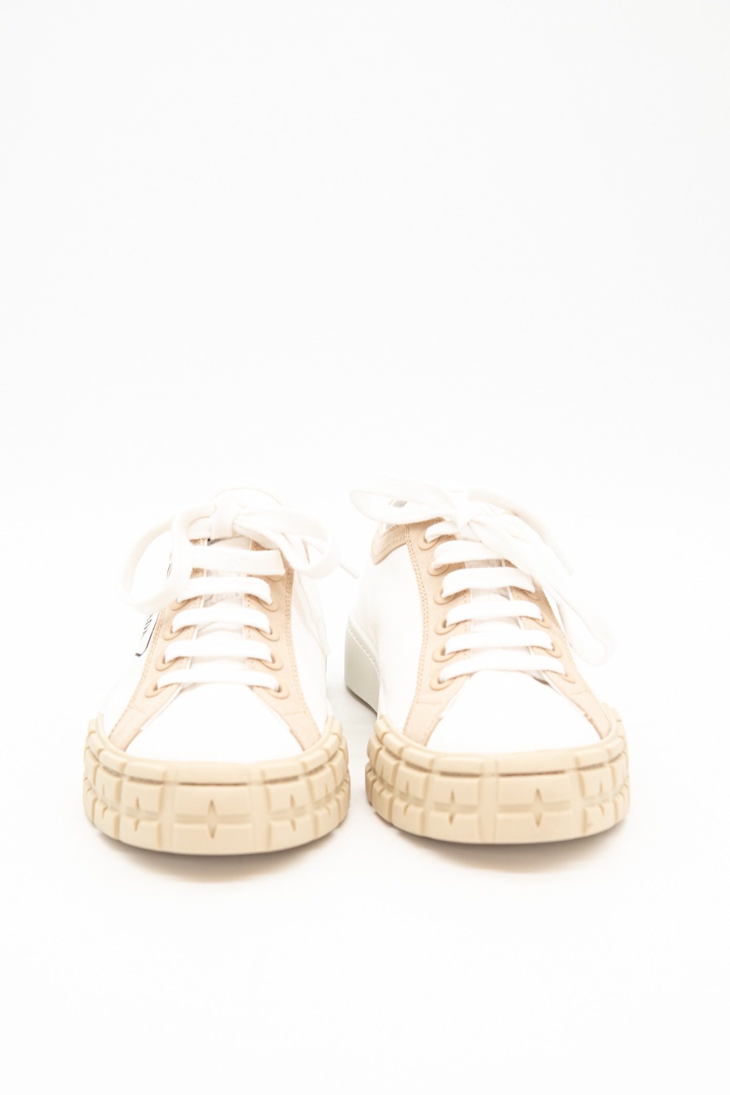 Thumbnail of http://Prada%20Sneaker%20in%20Weiß%20und%20Beige
