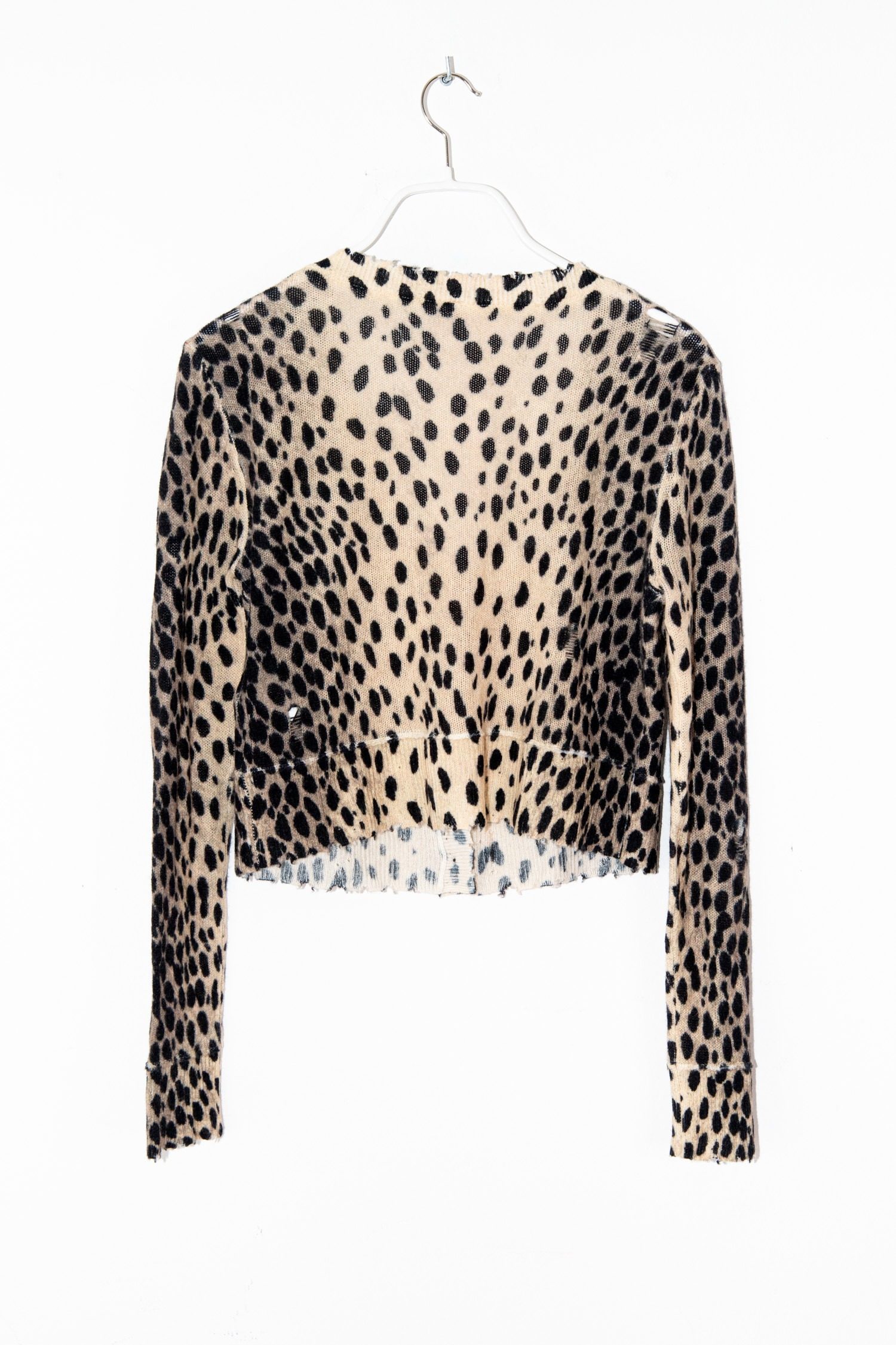 Thumbnail of http://R13%20Strickjacke%20mit%20Leomuster%20in%20Beige%20und%20Schwarz