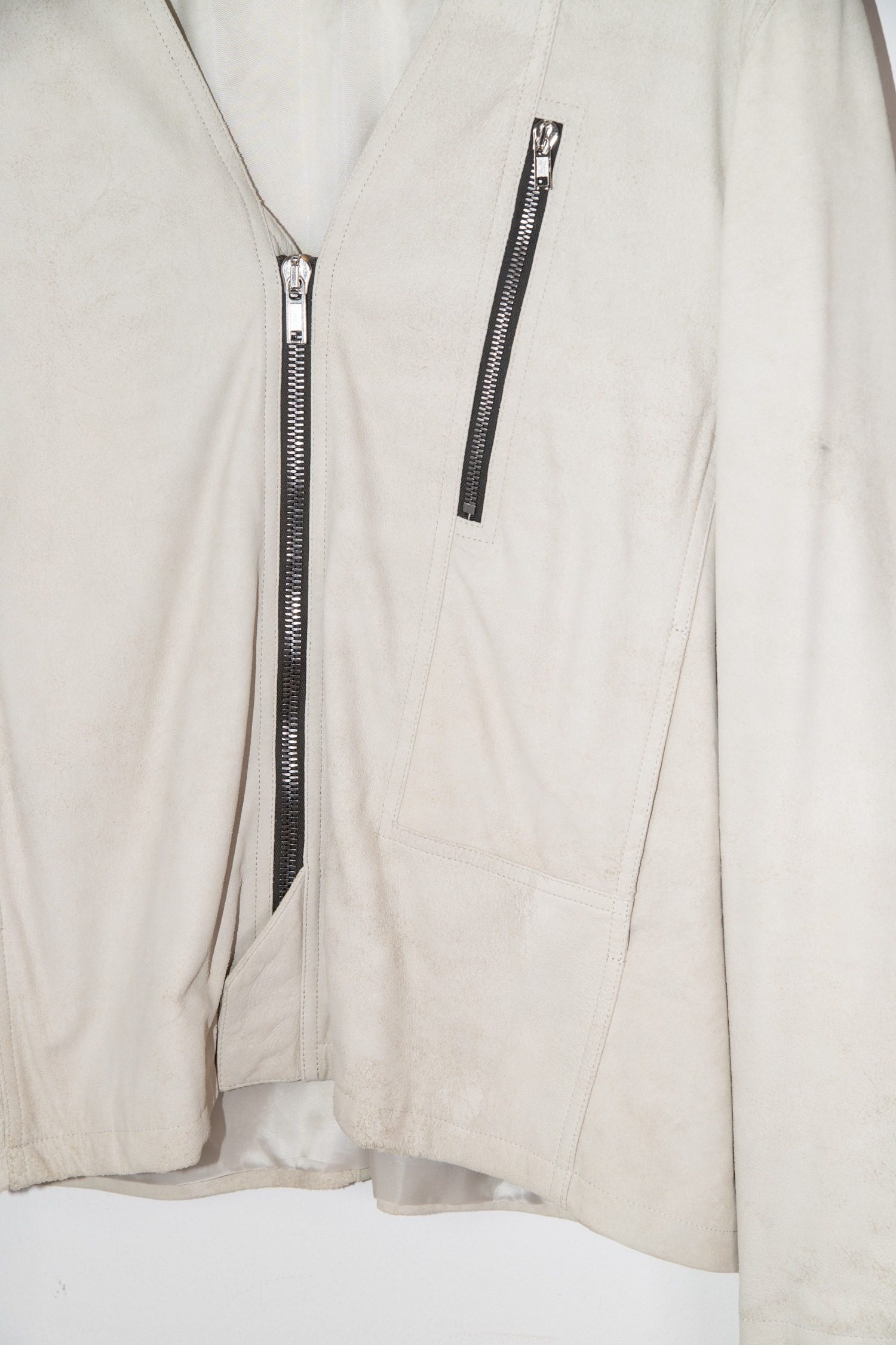 Thumbnail of http://Rick%20Owens%20Lederjacke%20in%20Ecru%20und%20Silber