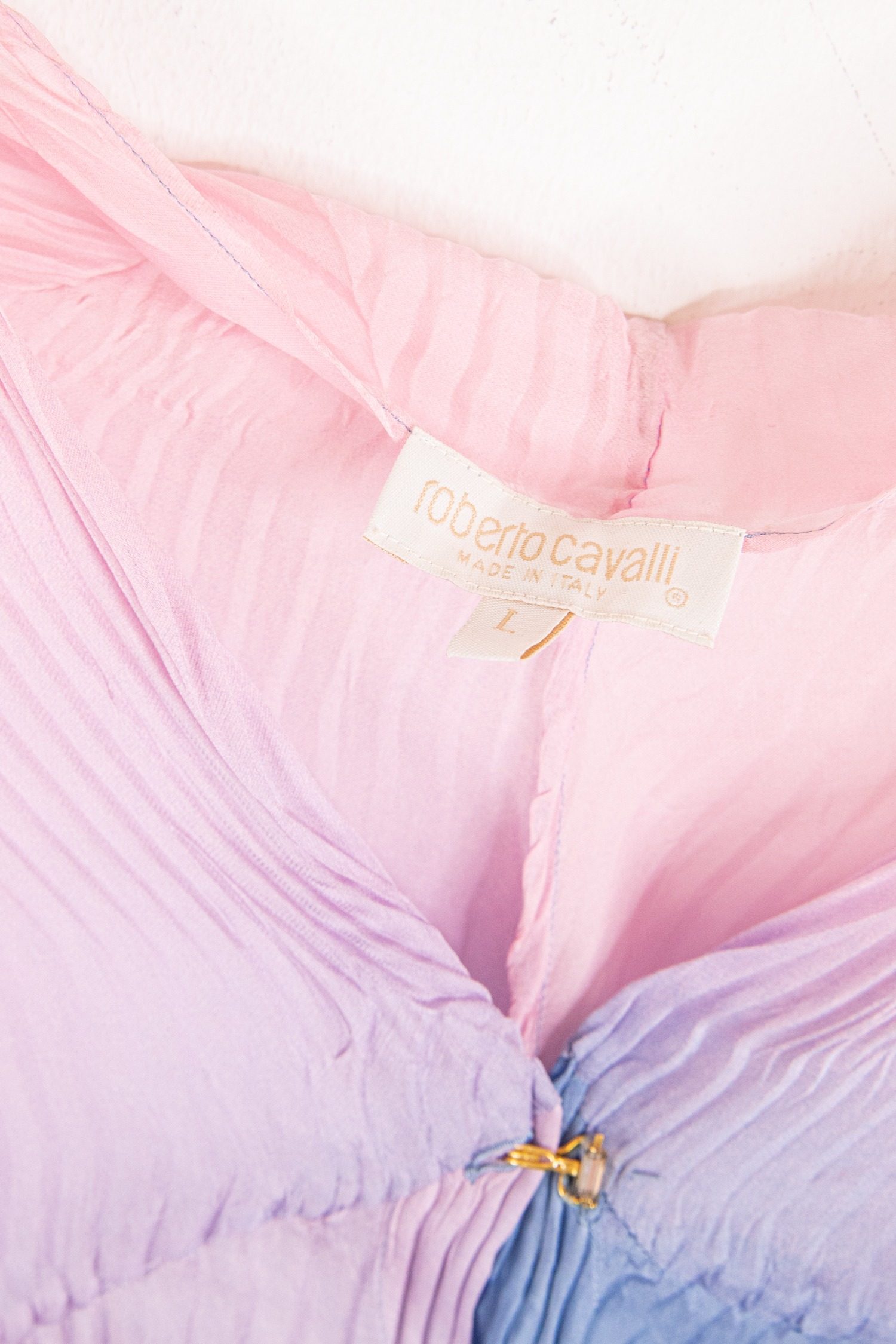 Thumbnail of http://Roberto%20Cavalli%20Plissee-Bluse%20in%20Rosa%20und%20Blau