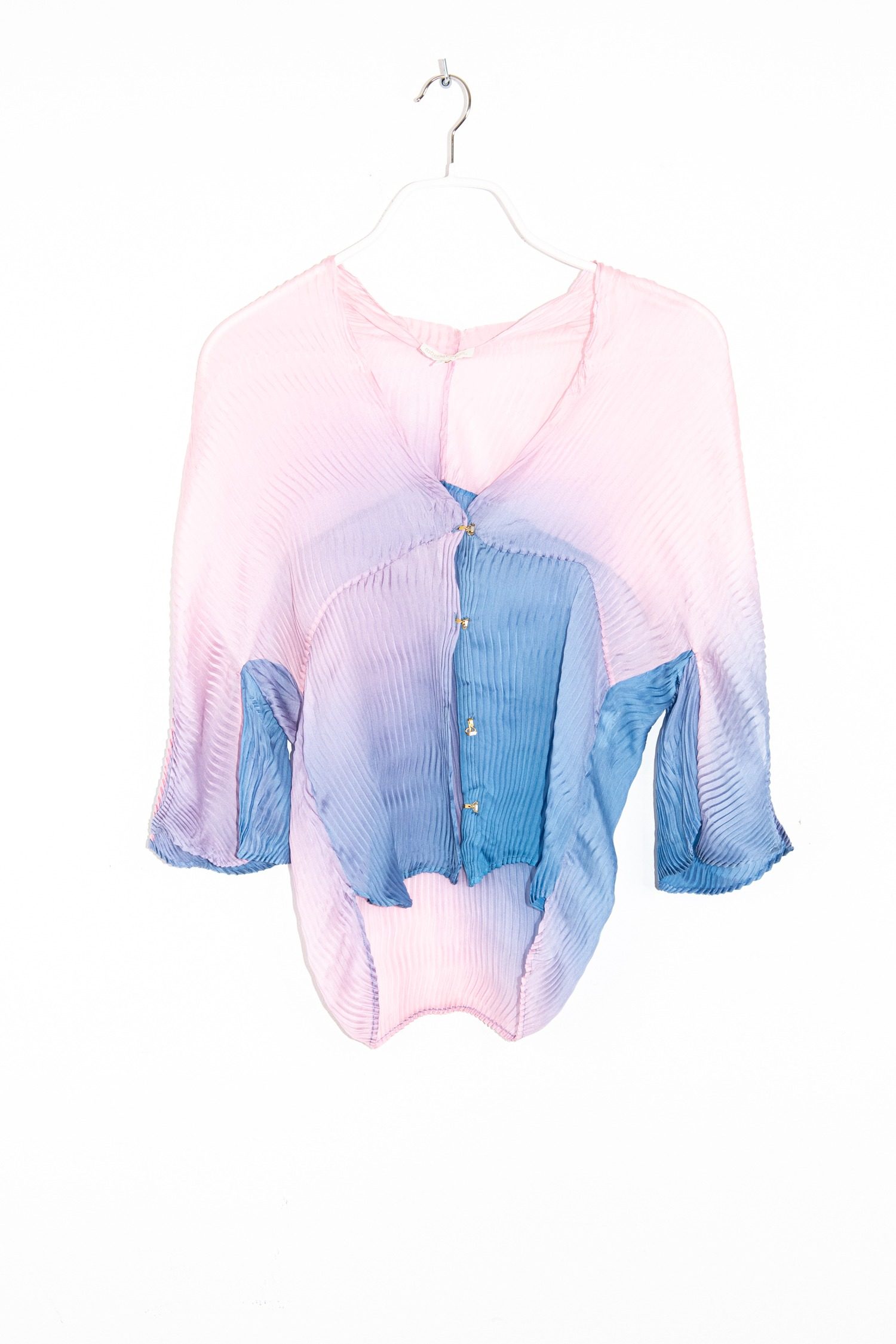 Thumbnail of http://Roberto%20Cavalli%20Plissee-Bluse%20in%20Rosa%20und%20Blau