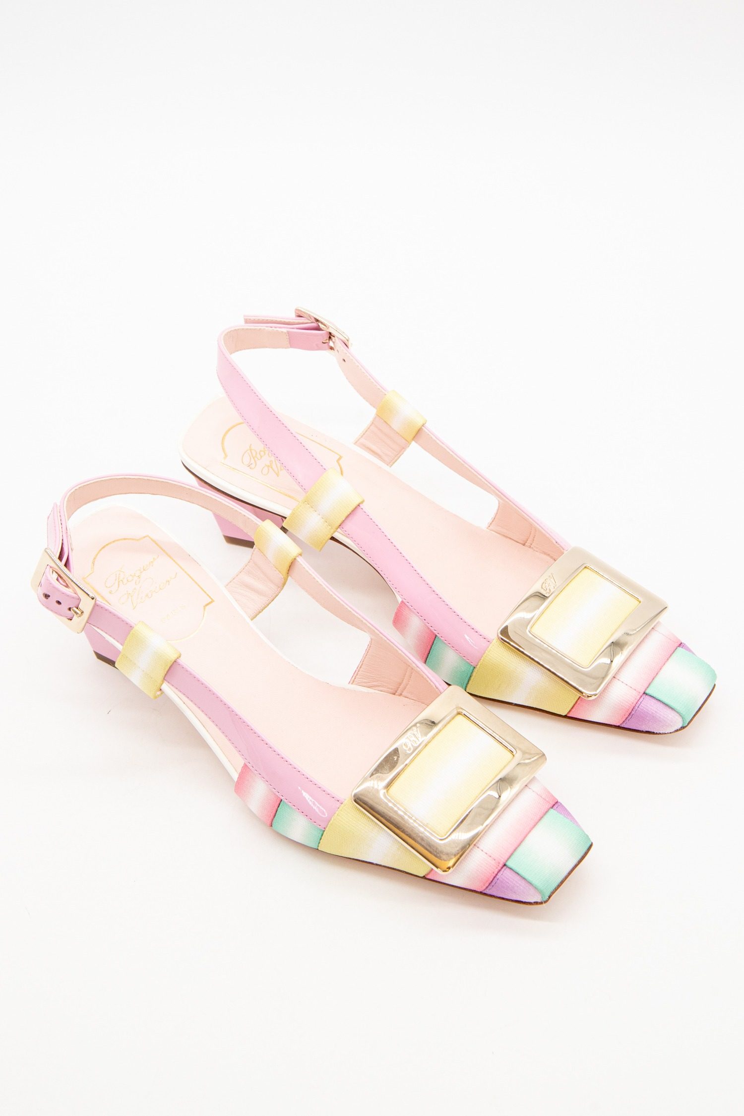 Thumbnail of http://Roger%20Vivier%20Pumps%20mit%20Flecht-Optik%20in%20Rosa,%20Mint%20und%20Gold