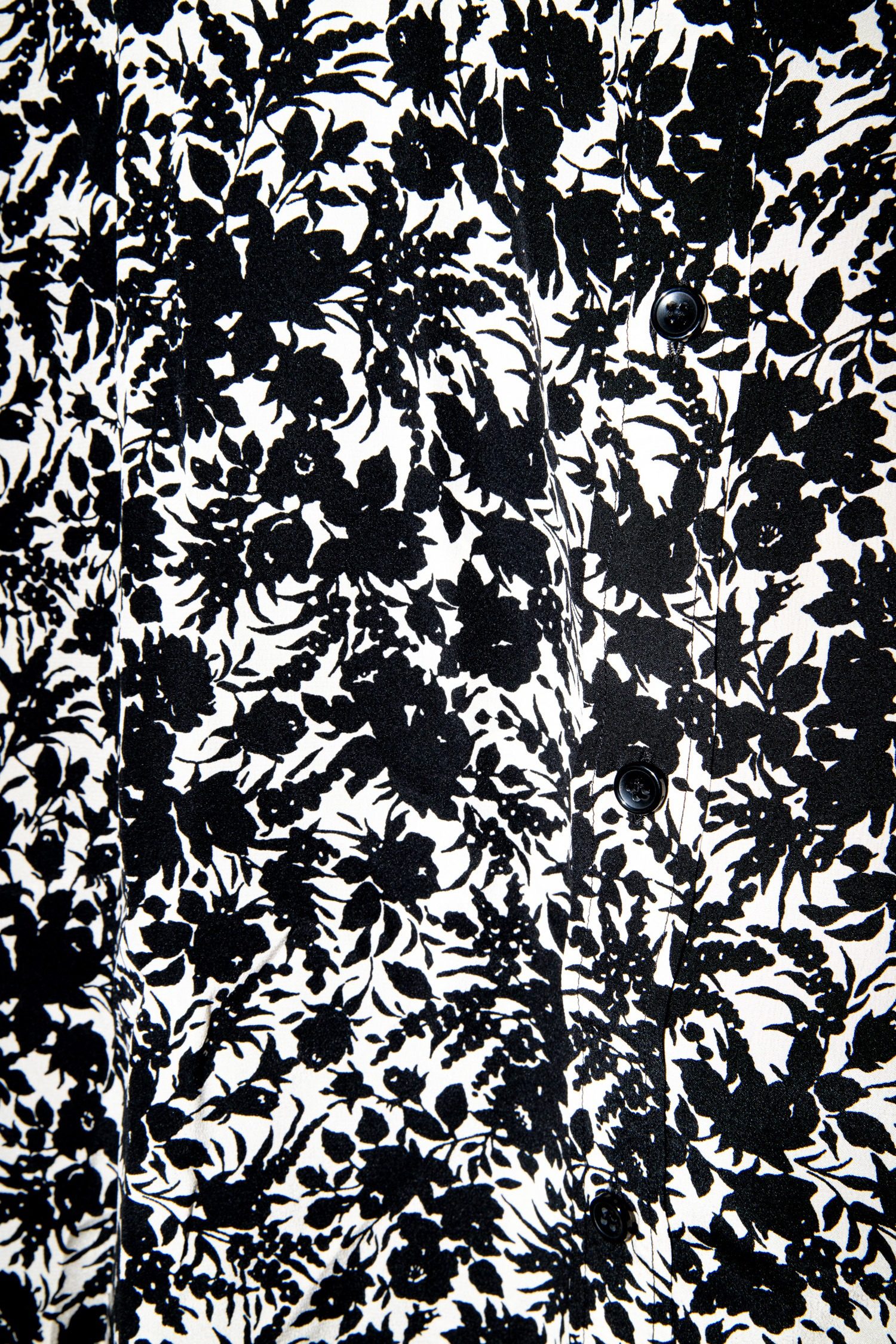 Thumbnail of http://Yves%20Saint%20Laurent%20Bluse%20in%20Schwarz%20und%20Weiß