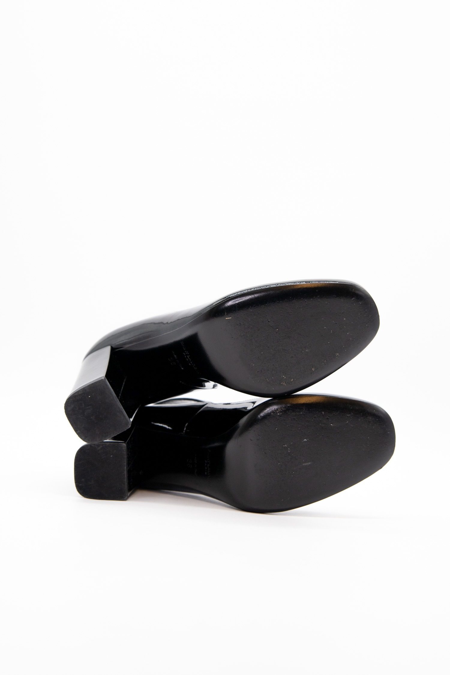 Thumbnail of http://Saint%20Laurent%20Pumps%20in%20Lack-Optik%20in%20Schwarz