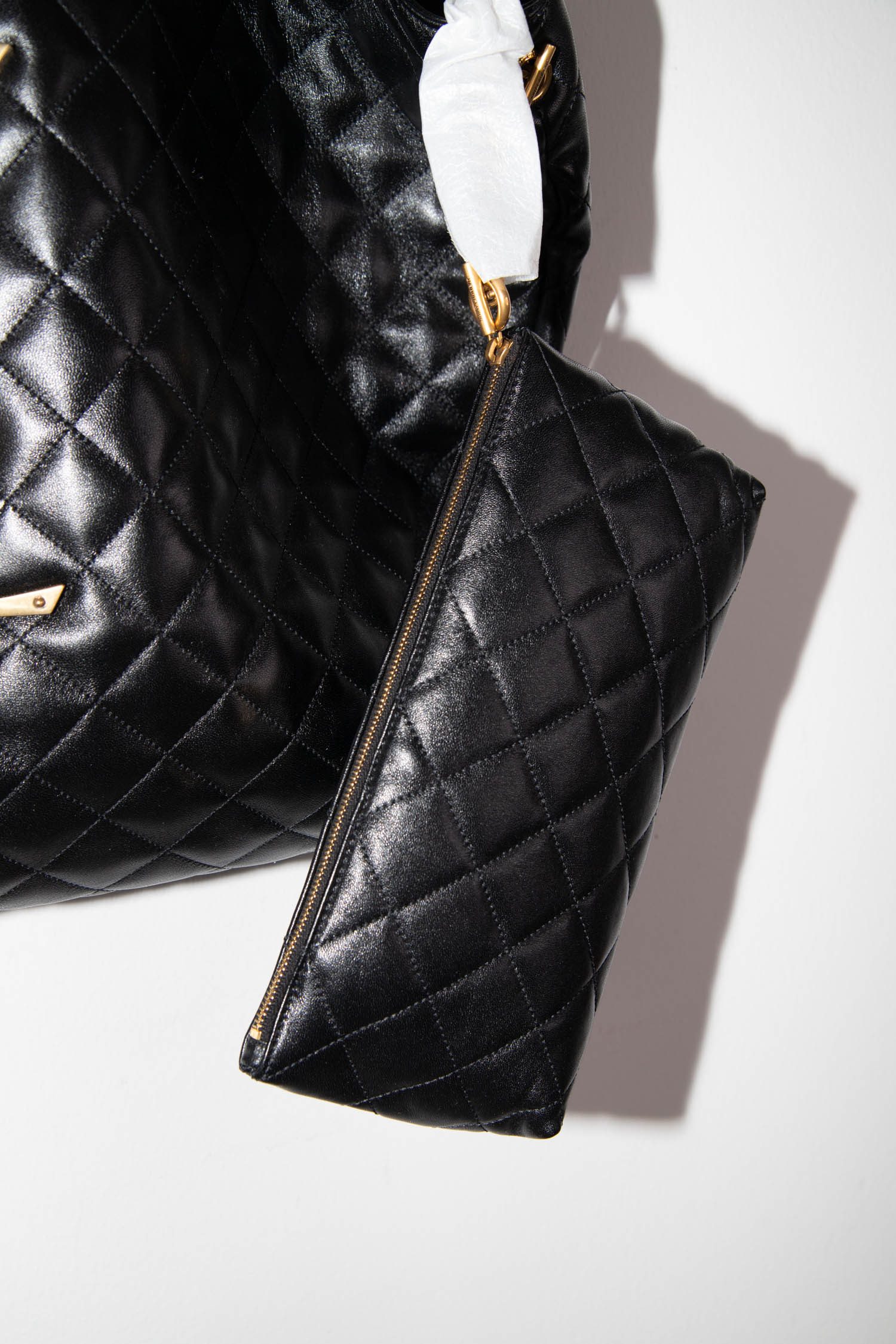 Thumbnail of http://Saint%20Laurent%20Icare%20Shopper%20in%20Schwarz