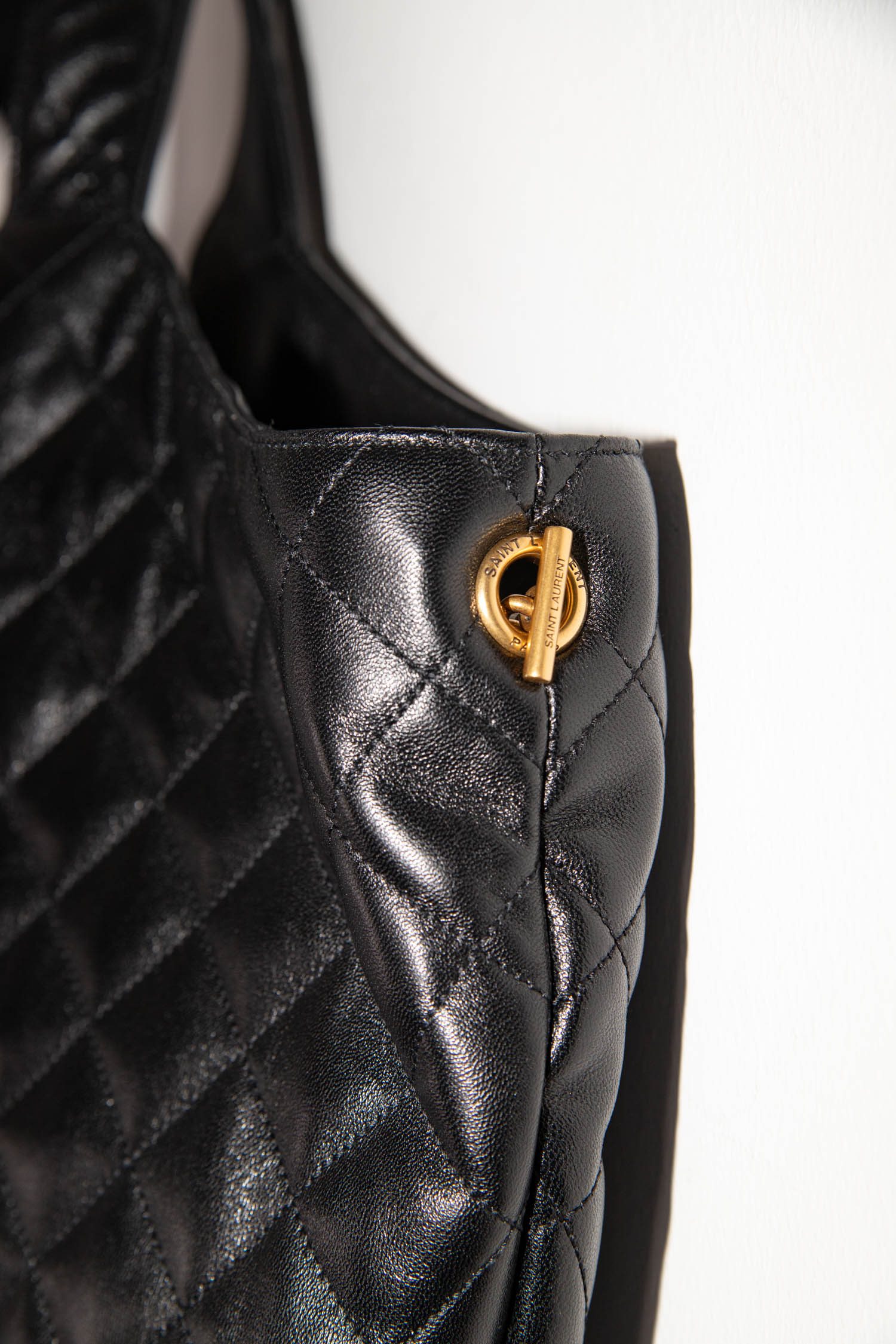 Thumbnail of http://Saint%20Laurent%20Icare%20Shopper%20in%20Schwarz