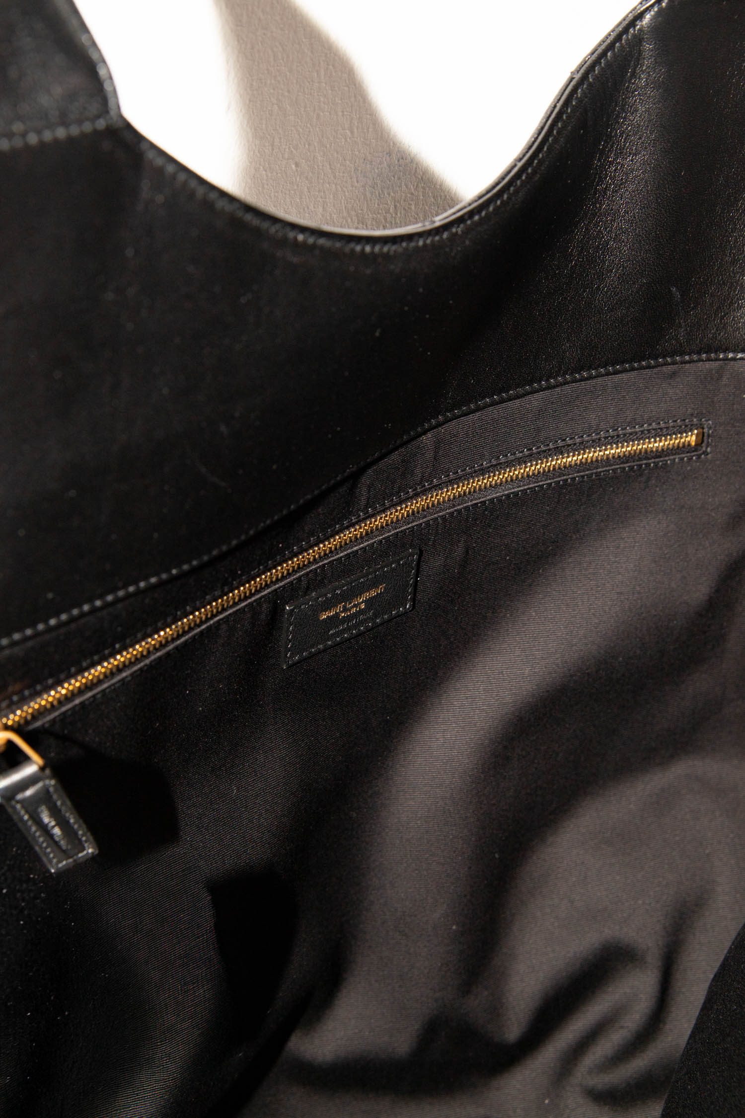 Thumbnail of http://Saint%20Laurent%20Icare%20Shopper%20in%20Schwarz