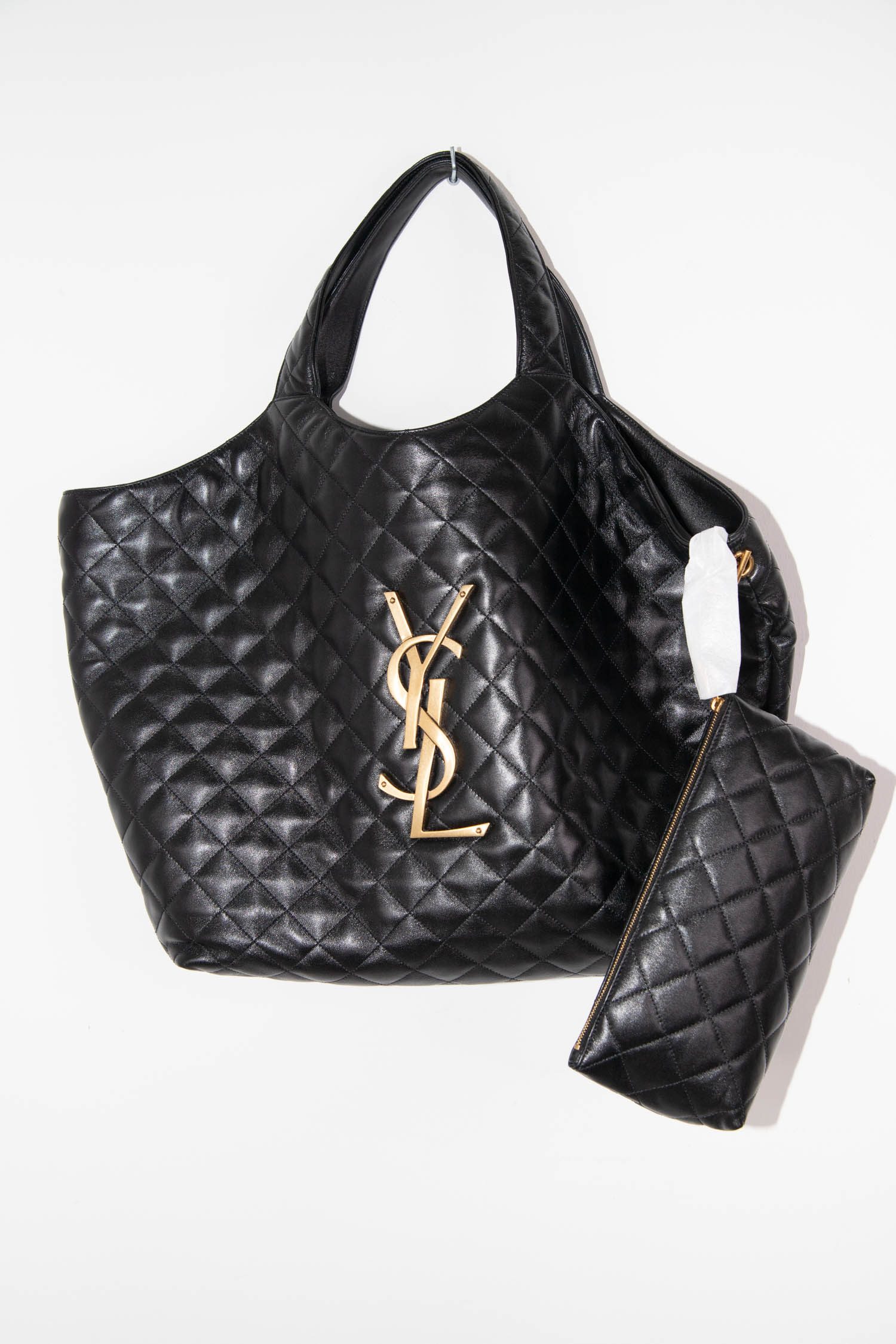 Thumbnail of http://Saint%20Laurent%20Icare%20Shopper%20in%20Schwarz