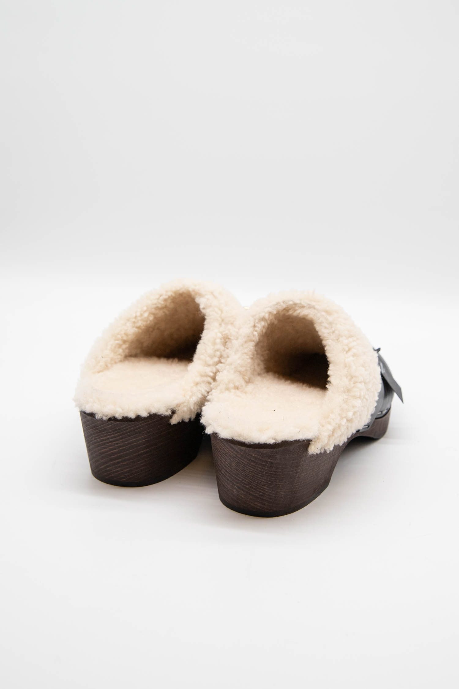 Thumbnail of http://Saint%20Laurent%20Clogs%20mit%20Fell%20in%20Schwarz