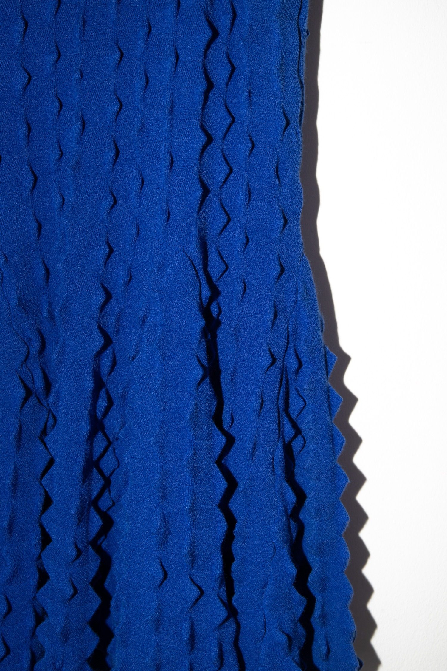 Thumbnail of http://Stella%20McCartney%20Godetrock%20mit%20Struktur%20in%20Kobaltblau