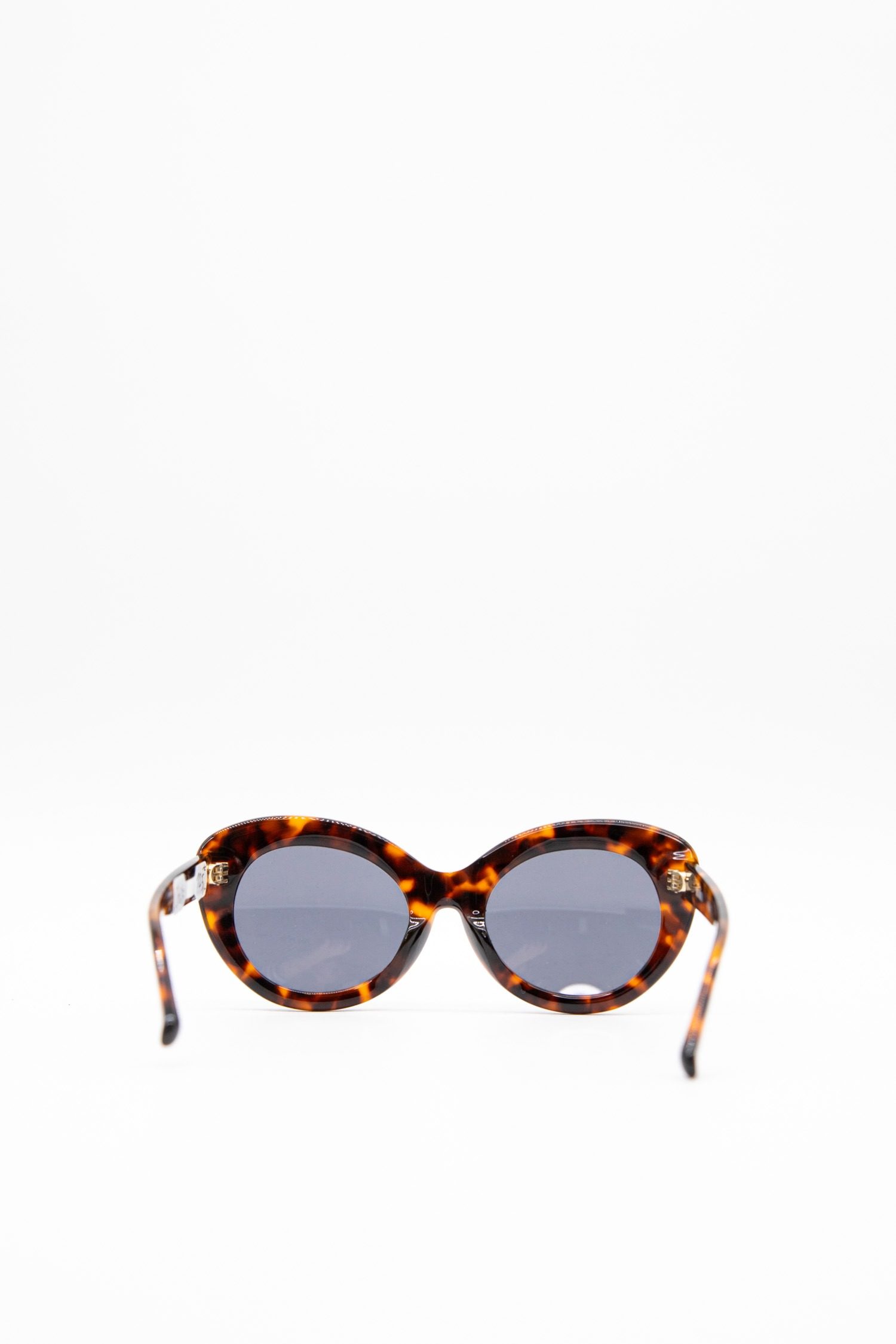 Thumbnail of http://The%20Attico%20x%20Linda%20Farrow%20Agnes%20Sonnenbrille%20in%20Braun