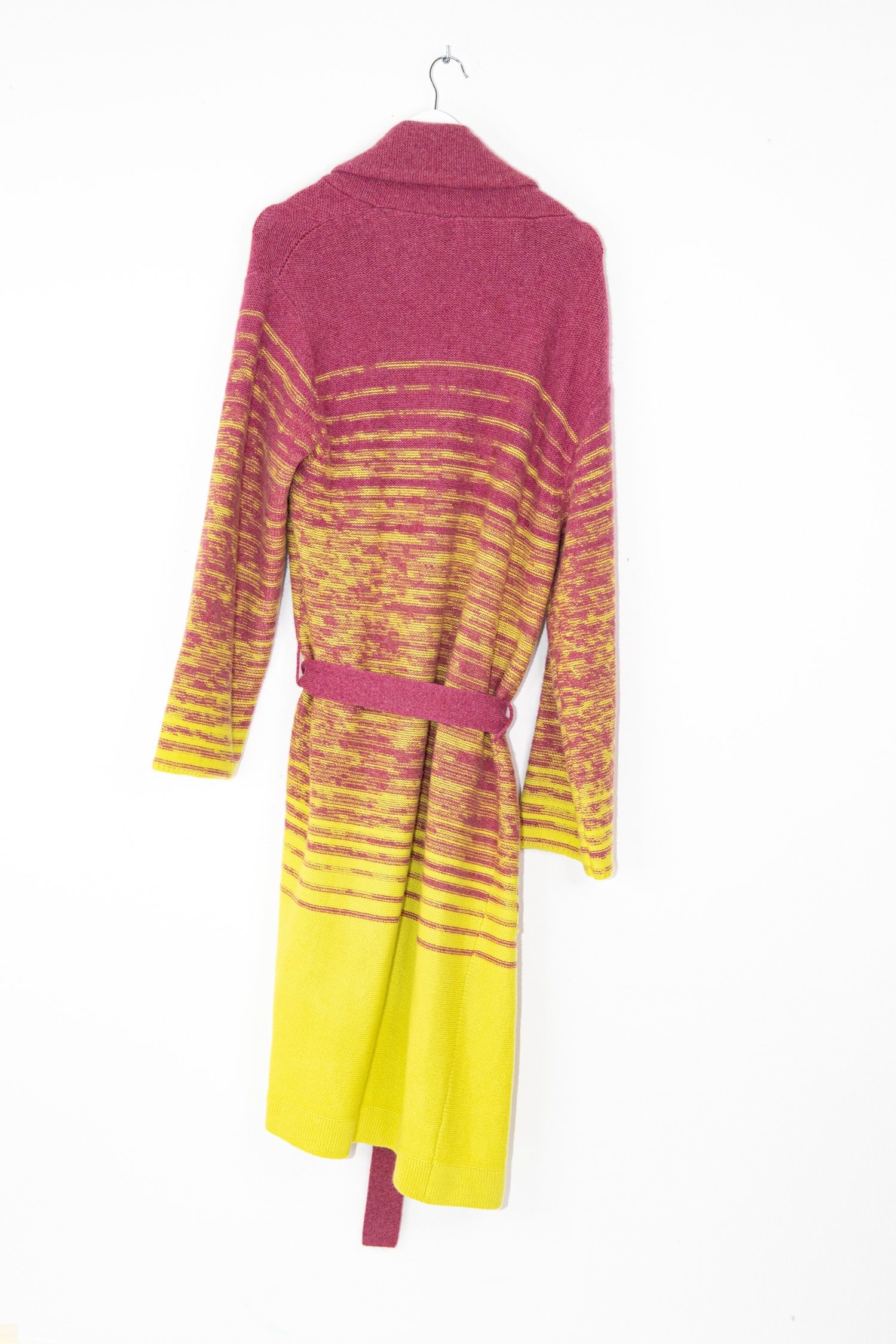 Thumbnail of http://The%20Elder%20Statesman%20%20Duo%20Ombre%20Strickjacke%20in%20Pink%20und%20Gelb