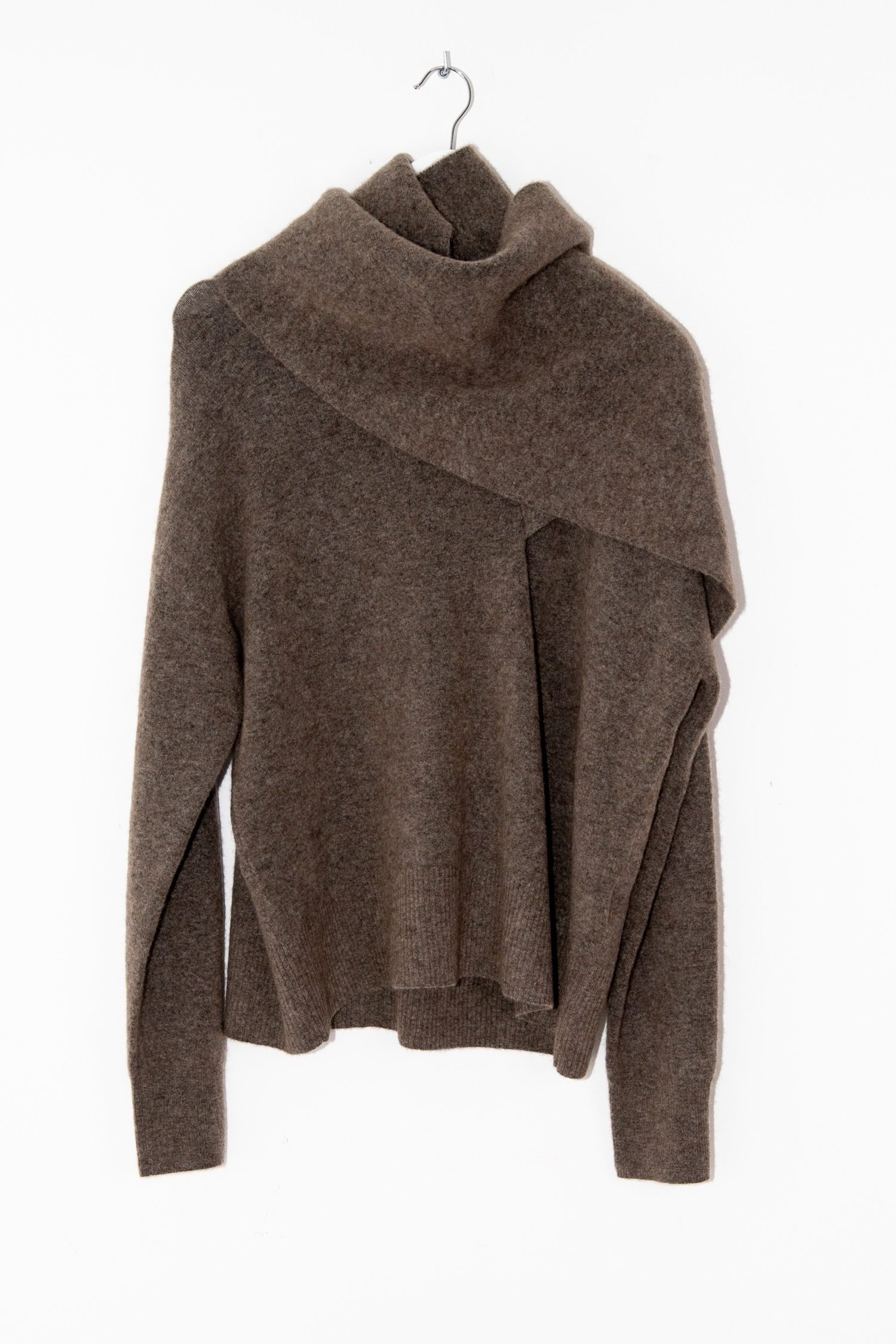 Thumbnail of http://Totême%20Draped%20Scarf%20Knit%20Pullover%20mit%20Schal%20in%20Braun