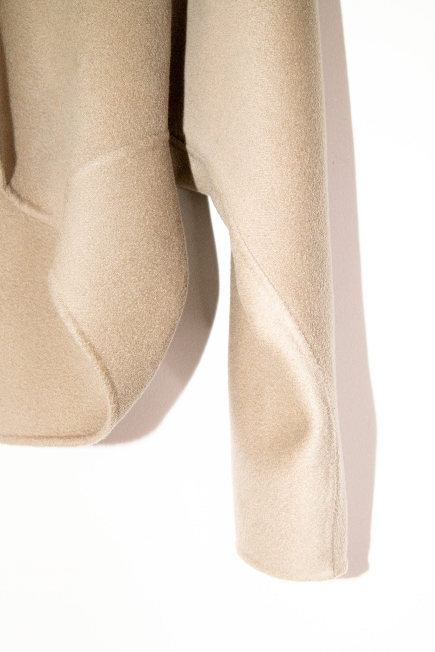 Thumbnail of http://Toteme%20Rennes%20Pullover%20in%20Hellgrau