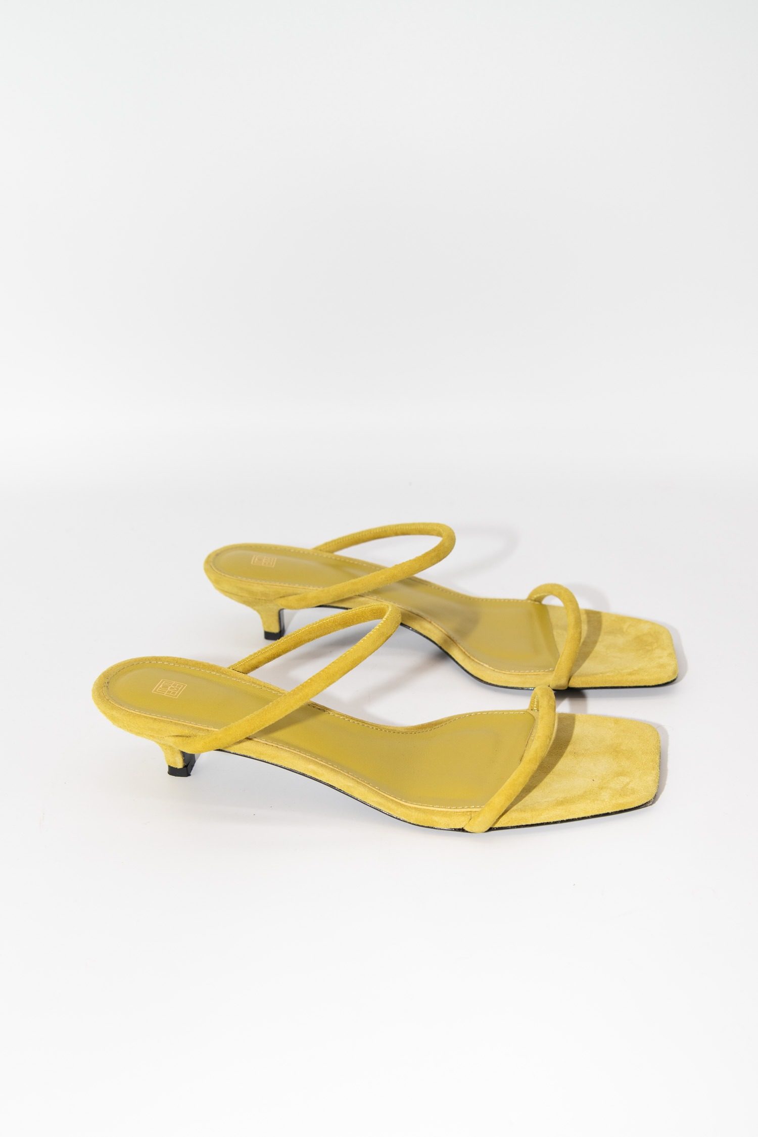 Thumbnail of http://Toteme%20The%20Minimalist%2035%20Sandaletten%20in%20Limettengrün