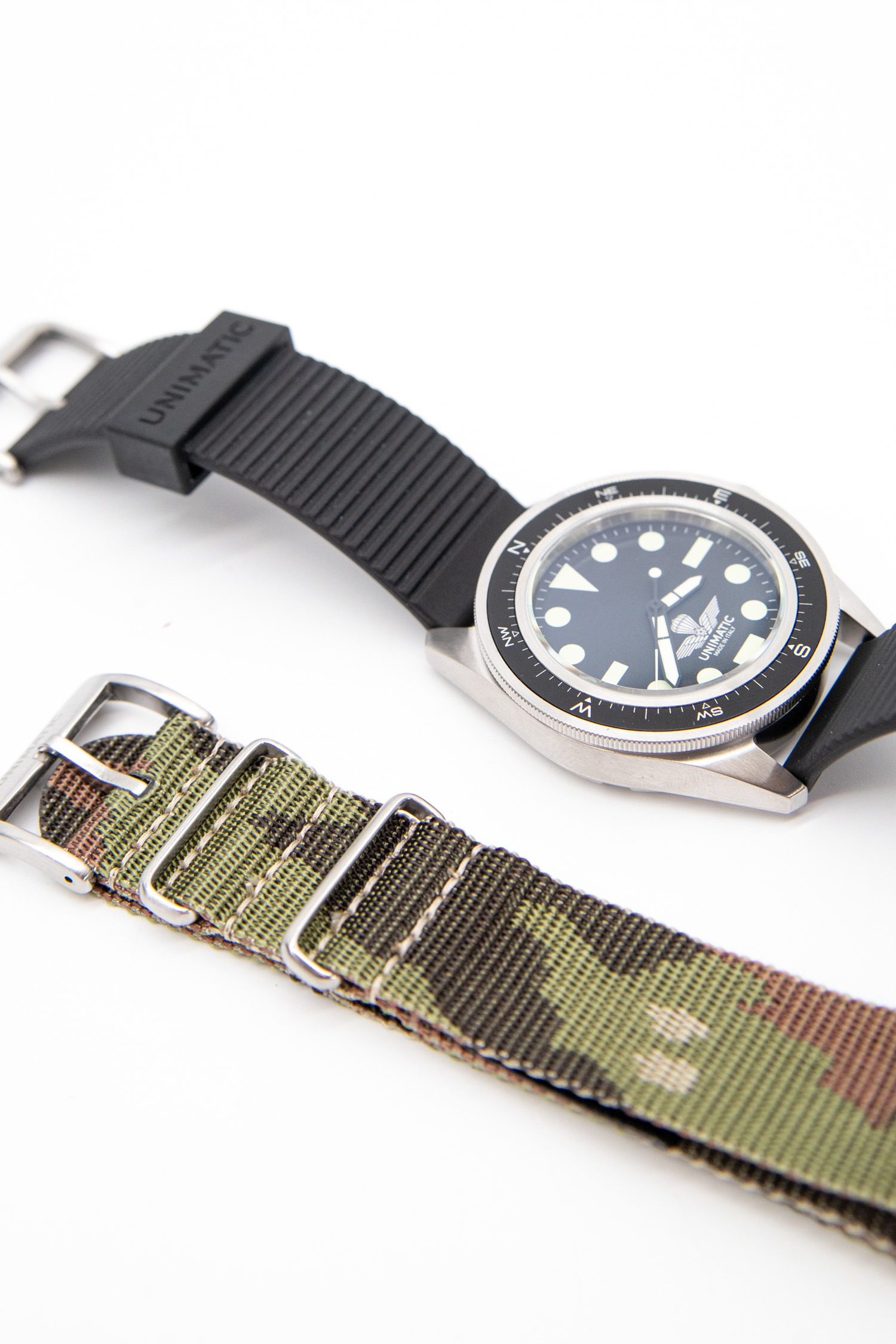 Thumbnail of http://Unimatic%20x%20Esercito%20U1-PA%20Armbanduhr%20in%20Schwarz%20und%20Silber