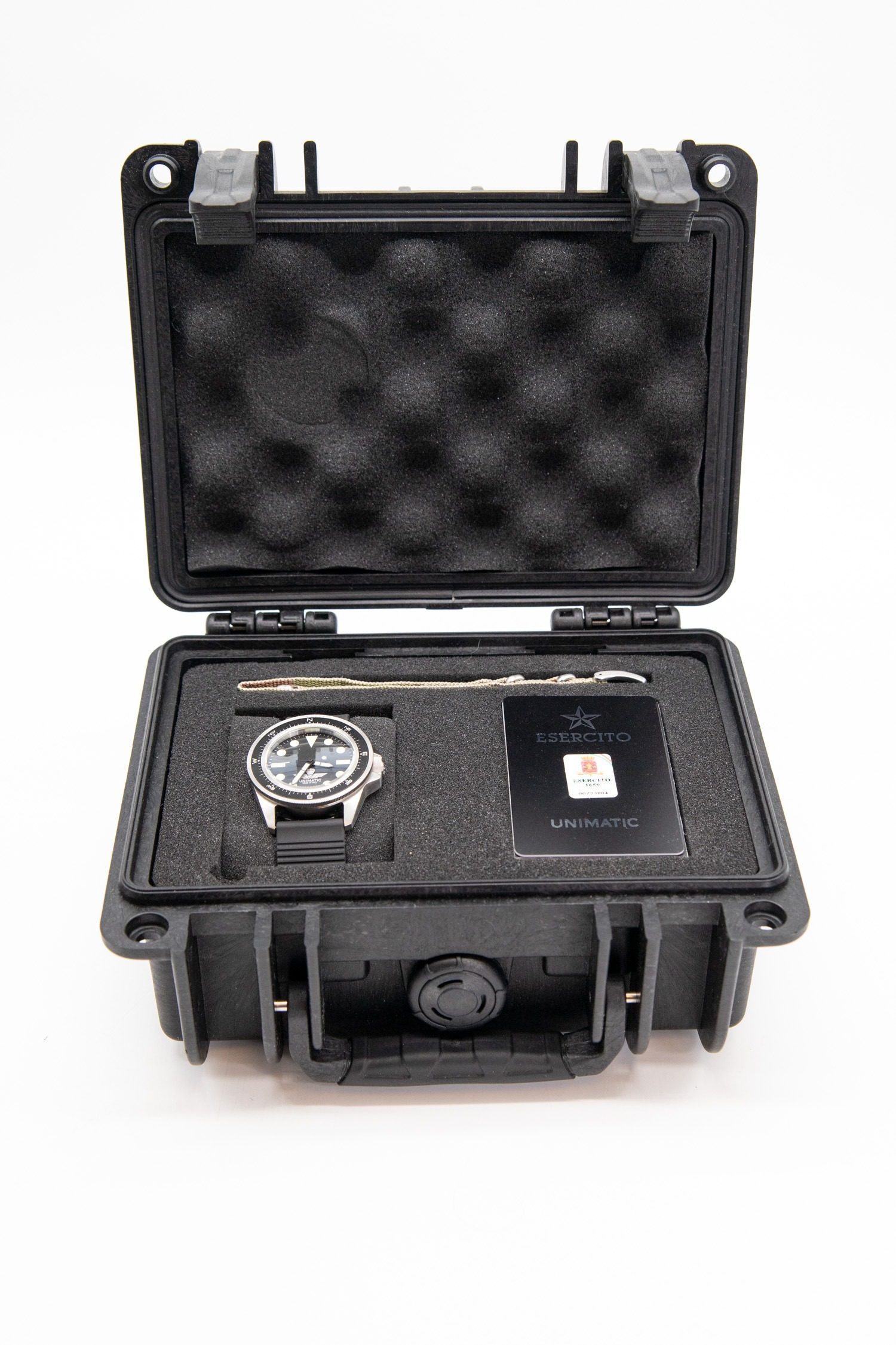 Thumbnail of http://Unimatic%20x%20Esercito%20U1-PA%20Armbanduhr%20in%20Schwarz%20und%20Silber