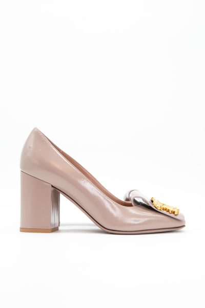 Valentino "Maison Gryphons" Pumps in Taupe