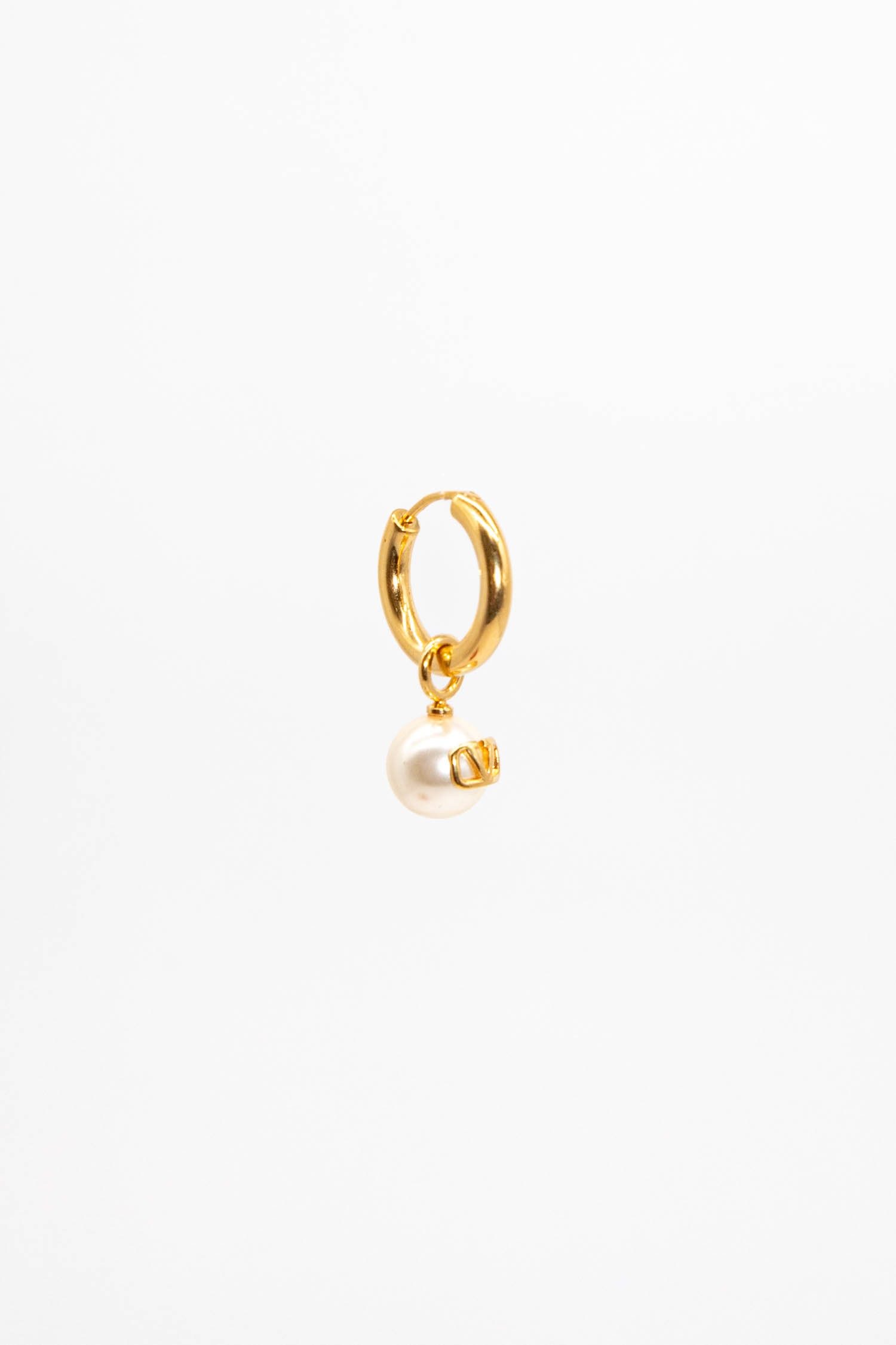 Thumbnail of http://Valentino%20Ohrring%20mit%20Perlenanhänger%20in%20Gold