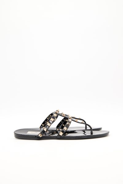 Valentino "Rockstud" Sandale aus Lack mit Nieten in Schwarz